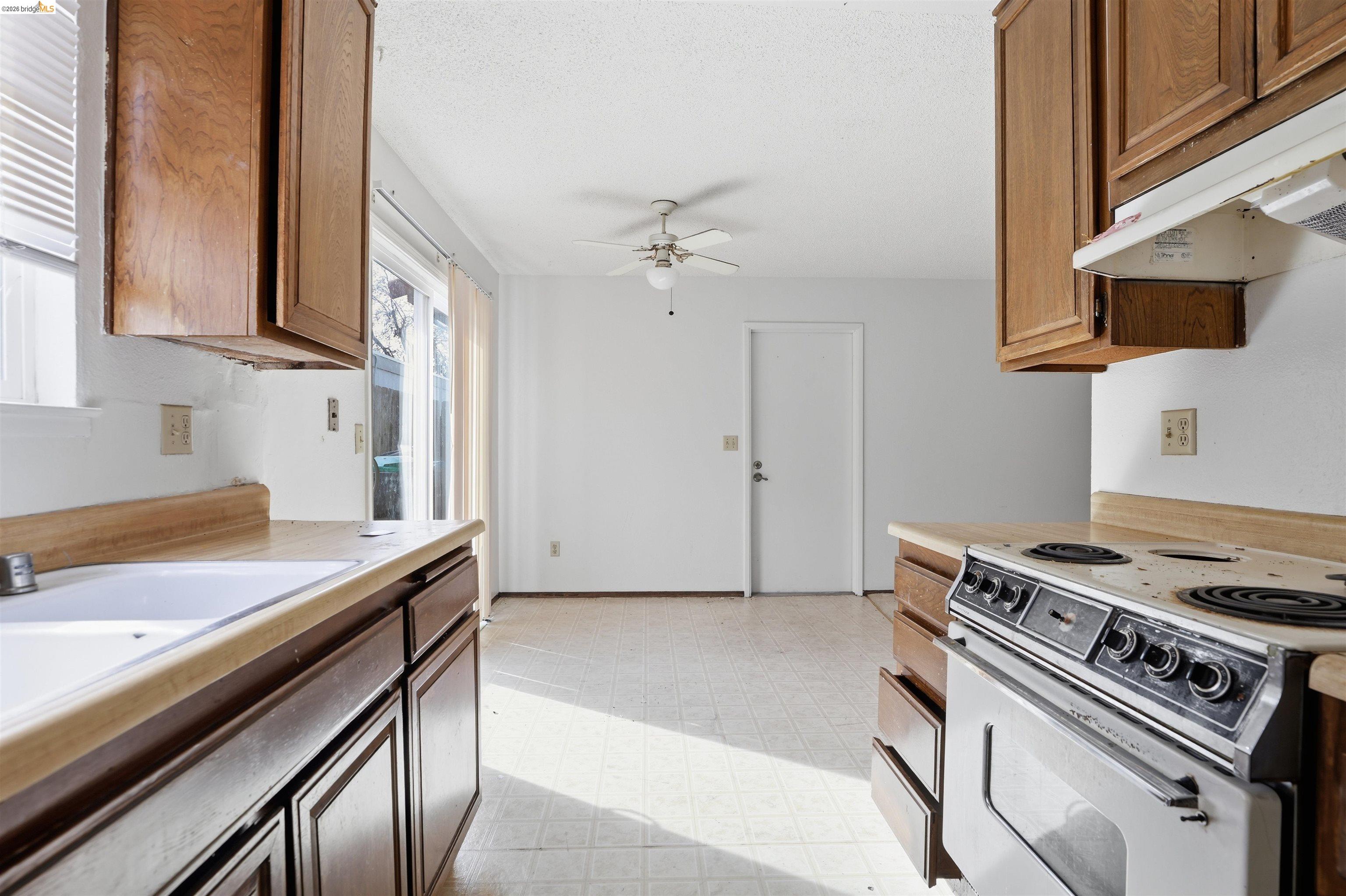 Detail Gallery Image 7 of 56 For 1443-47 San Rocco Circle, Stockton,  CA 95207 - – Beds | – Baths