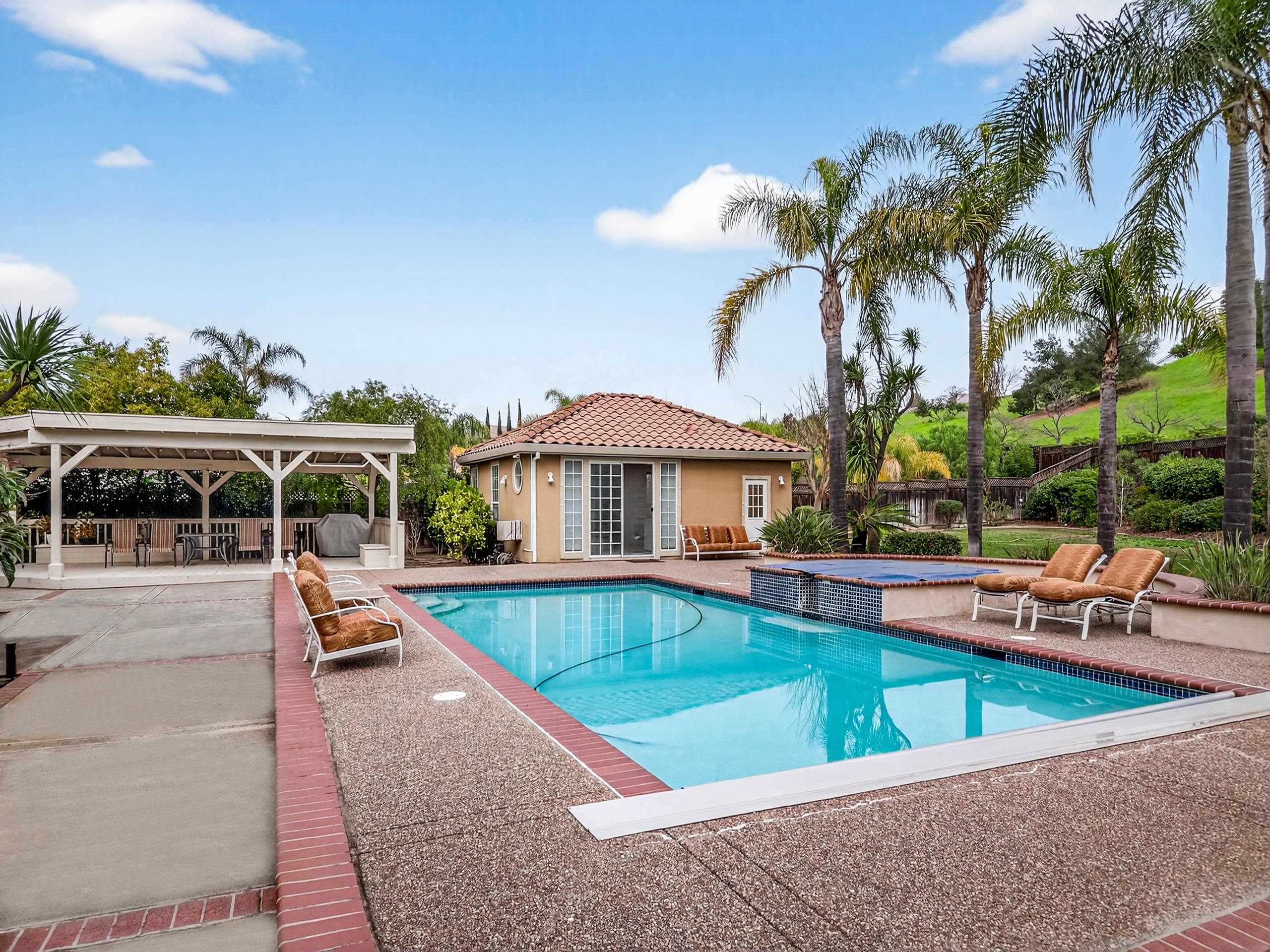 Detail Gallery Image 33 of 37 For 2166 Shadow Ridge Way, San Jose,  CA 95138 - 5 Beds | 4 Baths