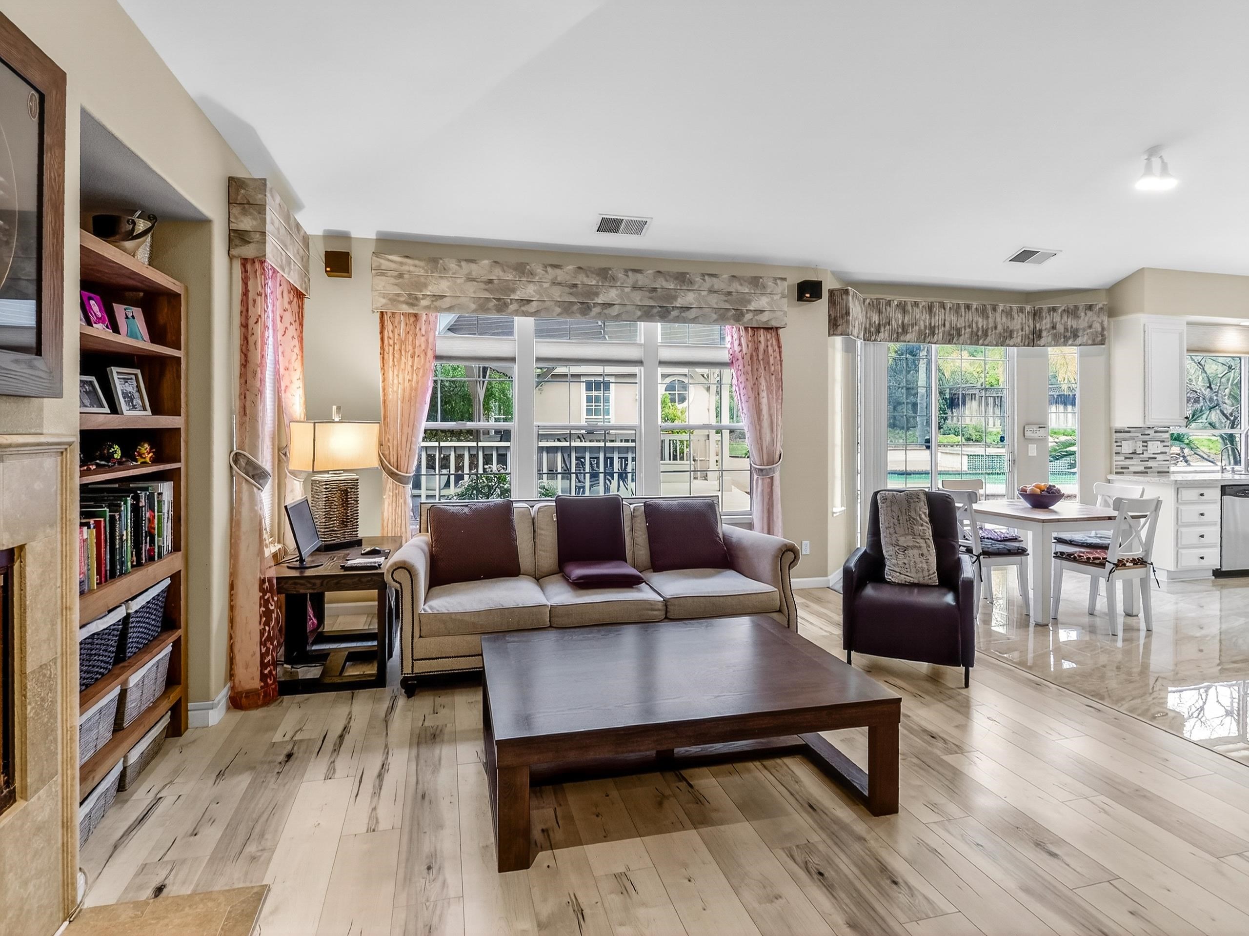 Detail Gallery Image 10 of 37 For 2166 Shadow Ridge Way, San Jose,  CA 95138 - 5 Beds | 4 Baths