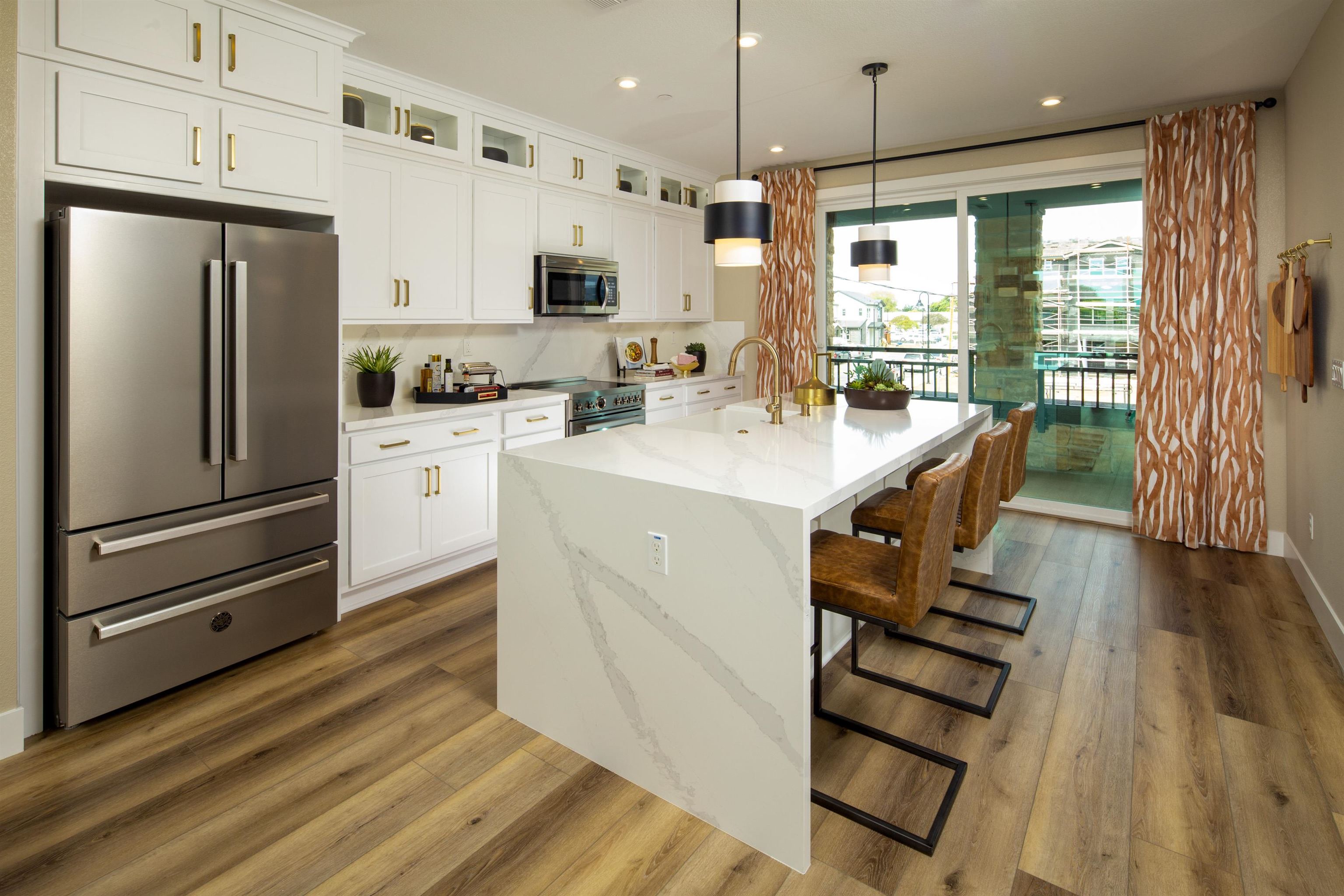 Detail Gallery Image 4 of 13 For 904 More Lane #1802,  Morgan Hill,  CA 95037 - 3 Beds | 3/1 Baths