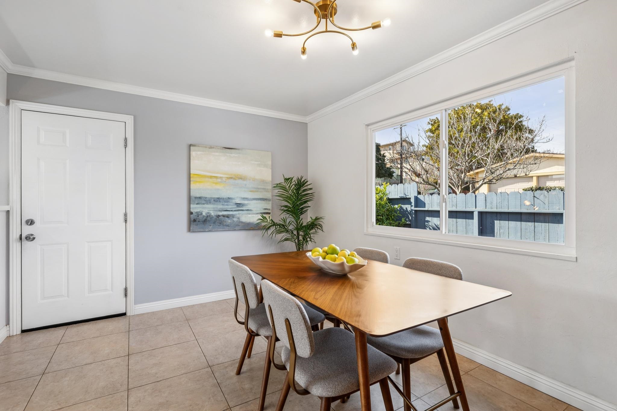 Detail Gallery Image 12 of 51 For 5355 Bayview Ave, Richmond,  CA 94804 - 3 Beds | 2 Baths