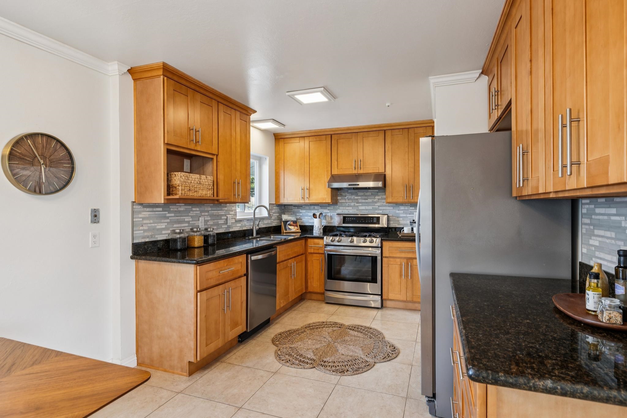 Detail Gallery Image 17 of 51 For 5355 Bayview Ave, Richmond,  CA 94804 - 3 Beds | 2 Baths