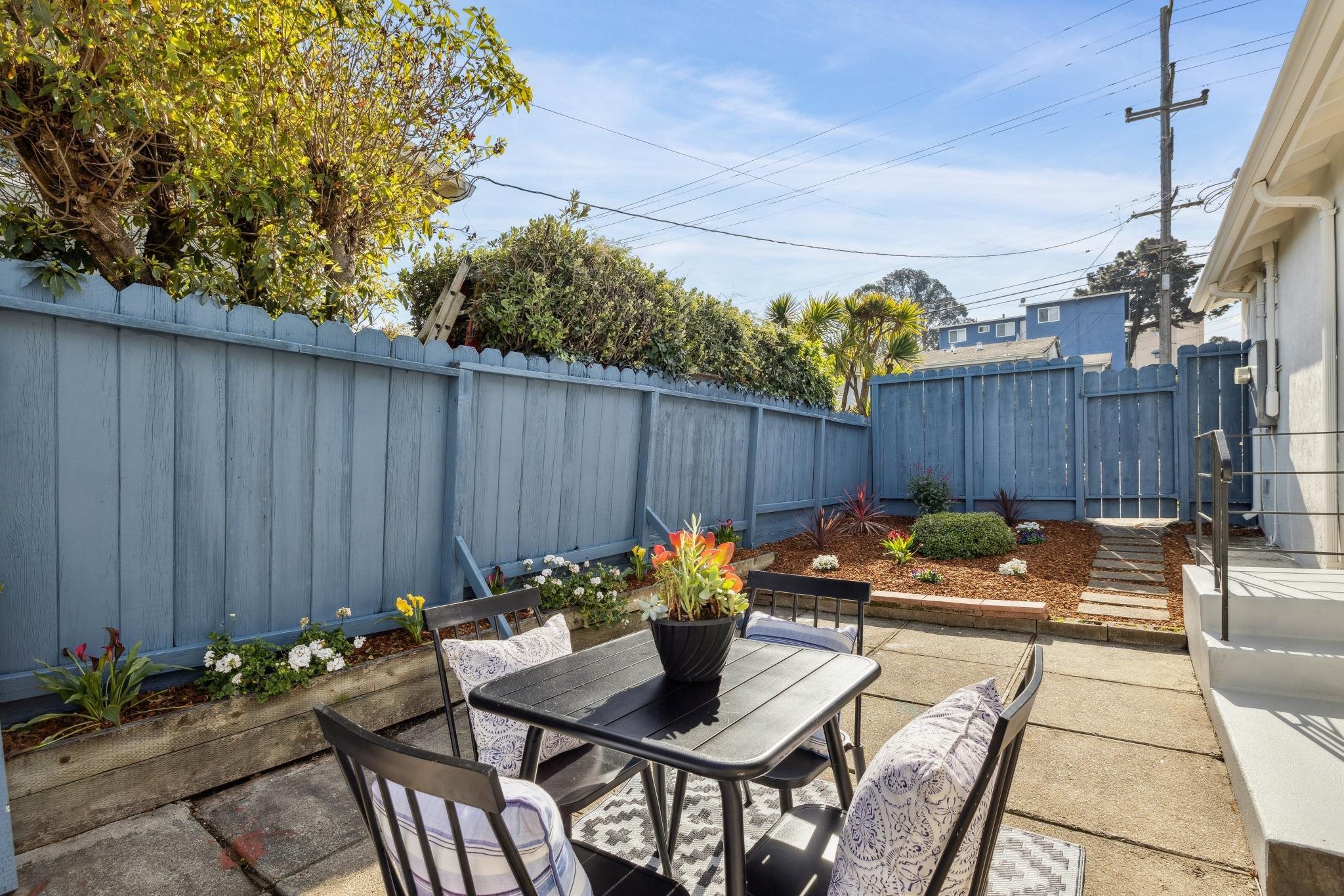 Detail Gallery Image 40 of 51 For 5355 Bayview Ave, Richmond,  CA 94804 - 3 Beds | 2 Baths