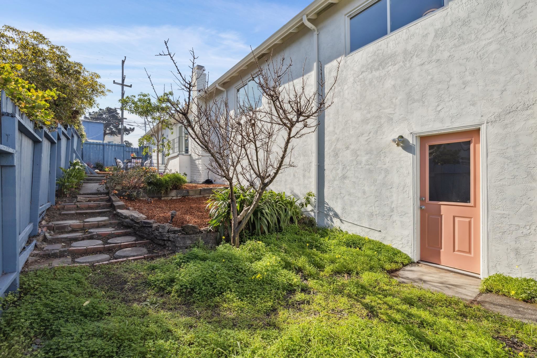 Detail Gallery Image 44 of 51 For 5355 Bayview Ave, Richmond,  CA 94804 - 3 Beds | 2 Baths