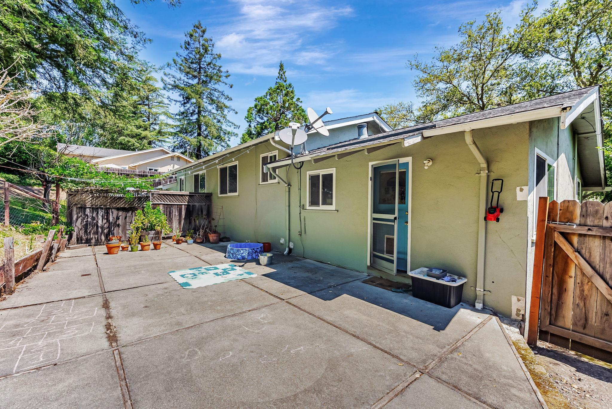Detail Gallery Image 22 of 25 For 2048-2050 Donald Dr, Moraga,  CA 94556 - – Beds | – Baths