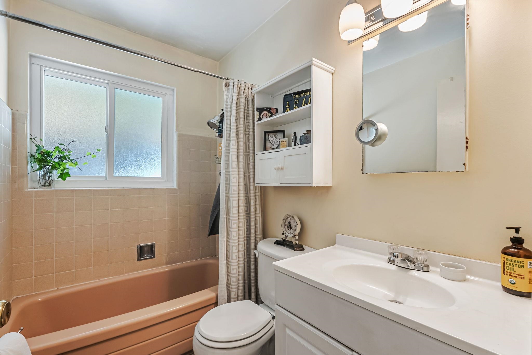 Detail Gallery Image 11 of 24 For 2050 Donald Dr, Moraga,  CA 94556 - 4 Beds | 2 Baths