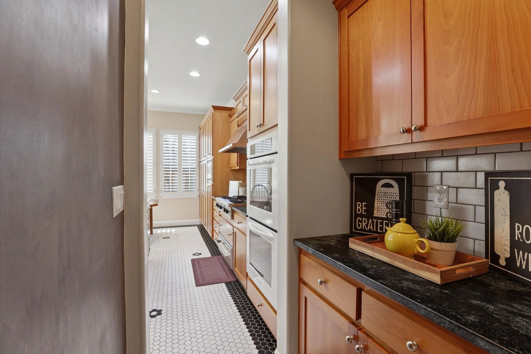 Detail Gallery Image 13 of 50 For 3075 Olivoro Ct, Livermore,  CA 94550 - 3 Beds | 2/1 Baths