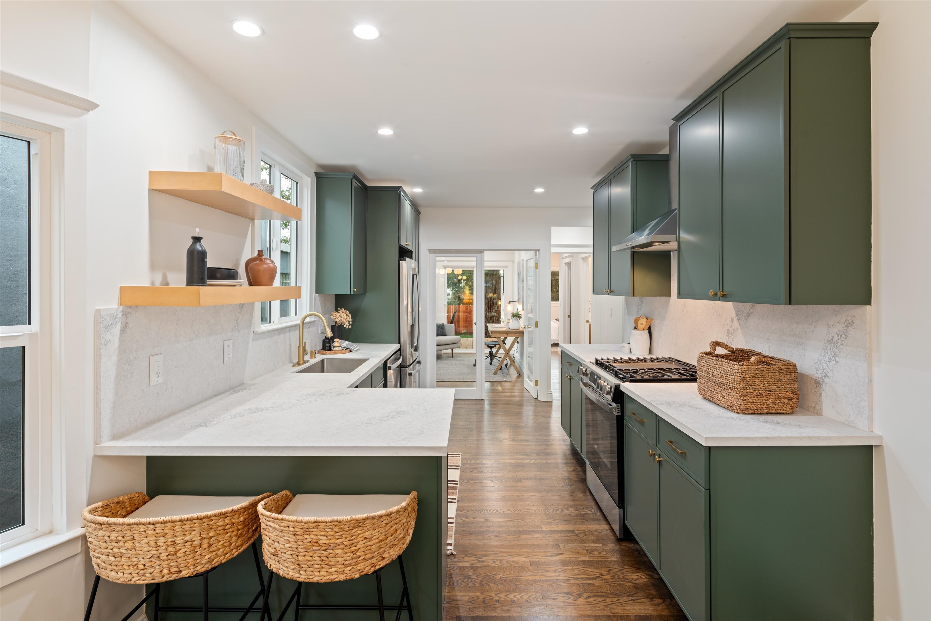 Detail Gallery Image 9 of 47 For 820 Key Route Blvd, Albany,  CA 94706 - 3 Beds | 2 Baths