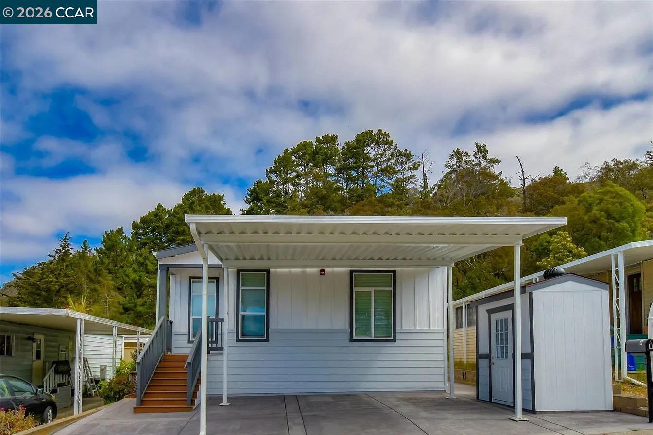 Detail Gallery Image 2 of 20 For 9 Shoal Dr, Daly City,  CA 94014 - 3 Beds | 2 Baths