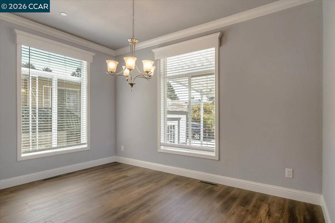 Detail Gallery Image 6 of 20 For 9 Shoal Dr, Daly City,  CA 94014 - 3 Beds | 2 Baths