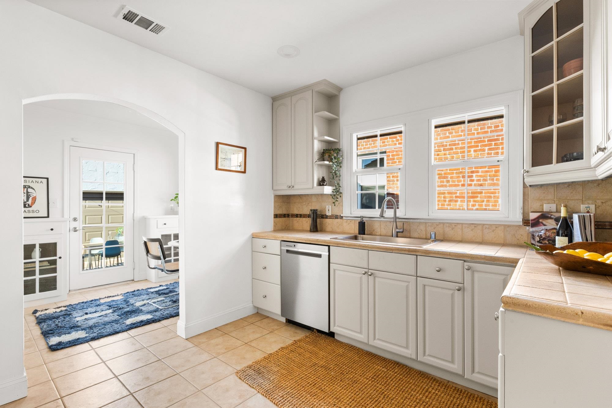 Detail Gallery Image 20 of 57 For 230 Belleview Dr, San Leandro,  CA 94577 - 2 Beds | 2 Baths