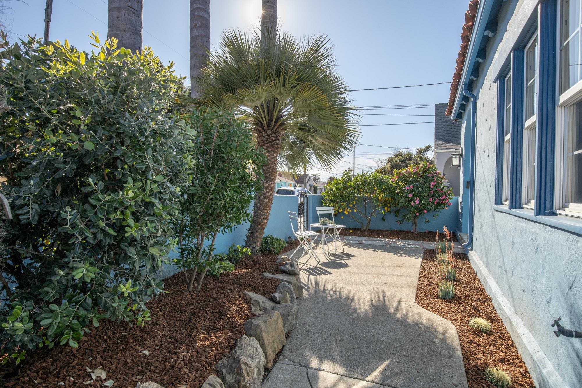 Detail Gallery Image 3 of 57 For 230 Belleview Dr, San Leandro,  CA 94577 - 2 Beds | 2 Baths