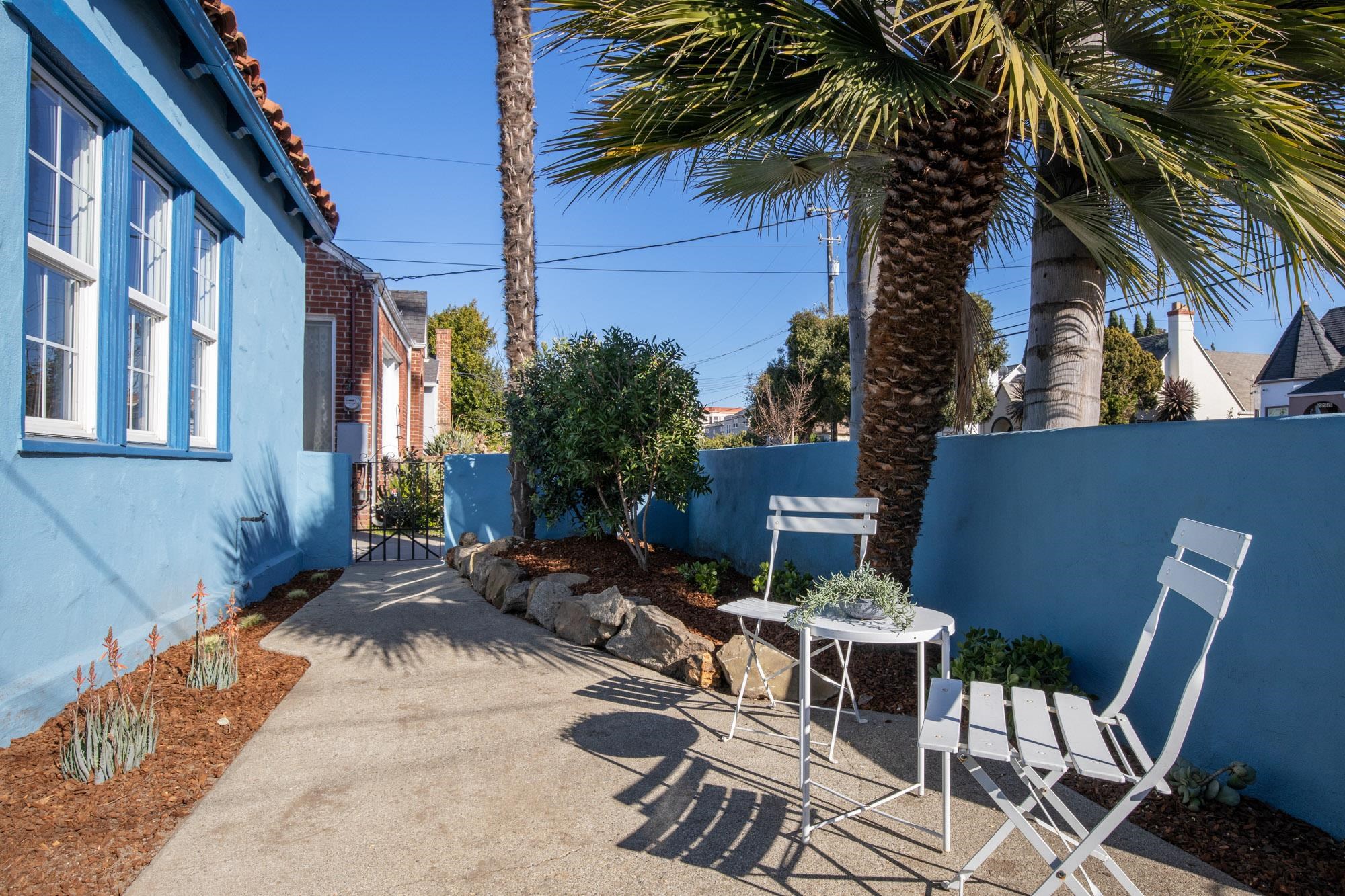 Detail Gallery Image 4 of 57 For 230 Belleview Dr, San Leandro,  CA 94577 - 2 Beds | 2 Baths