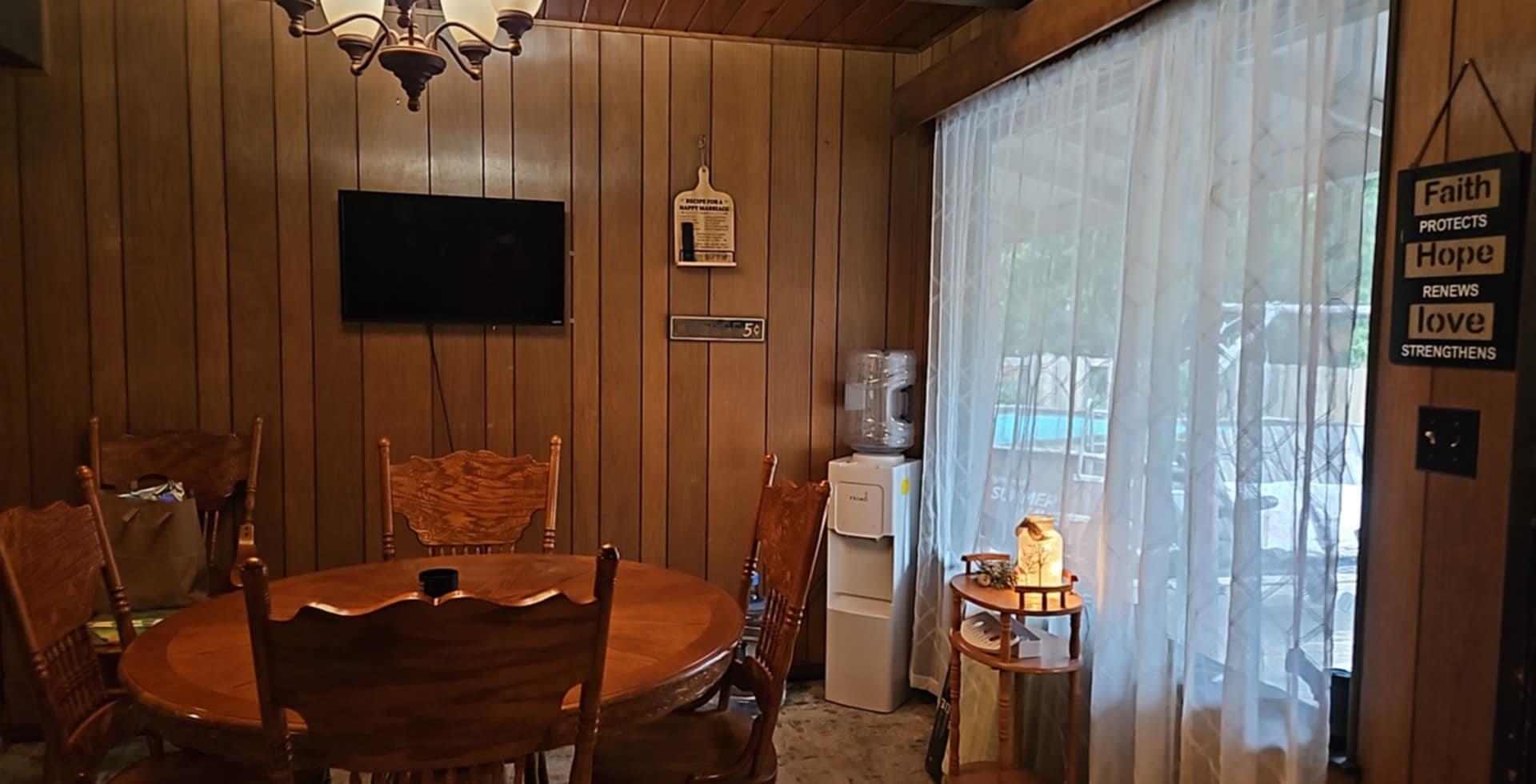 Detail Gallery Image 2 of 10 For 20772 Haiapo Rd, Mi Wuk Village,  CA 95346 - 2 Beds | 2 Baths