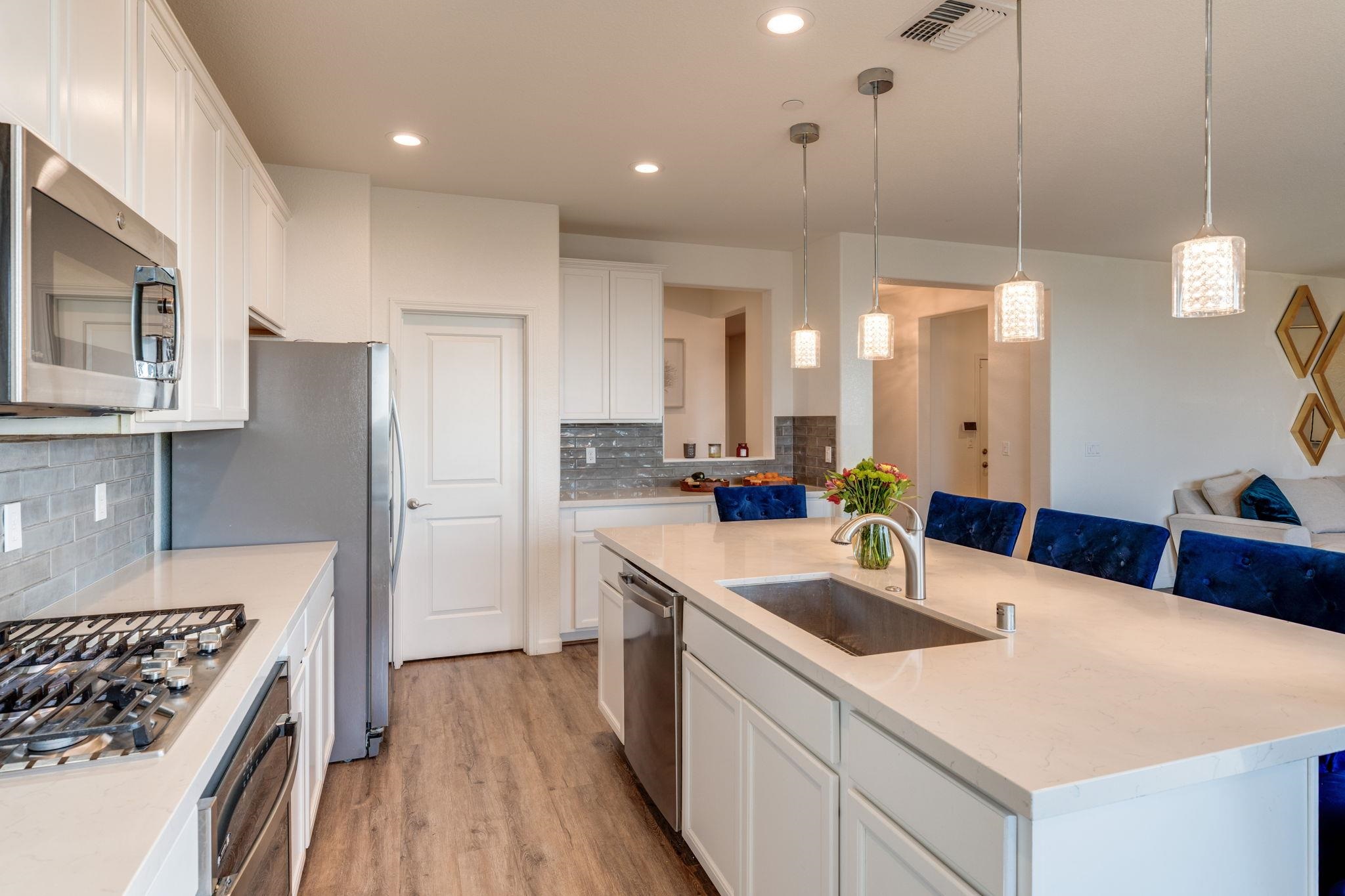 Detail Gallery Image 20 of 53 For 1305 Stark Bridge Rd, Lincoln,  CA 95648 - 5 Beds | 2/1 Baths