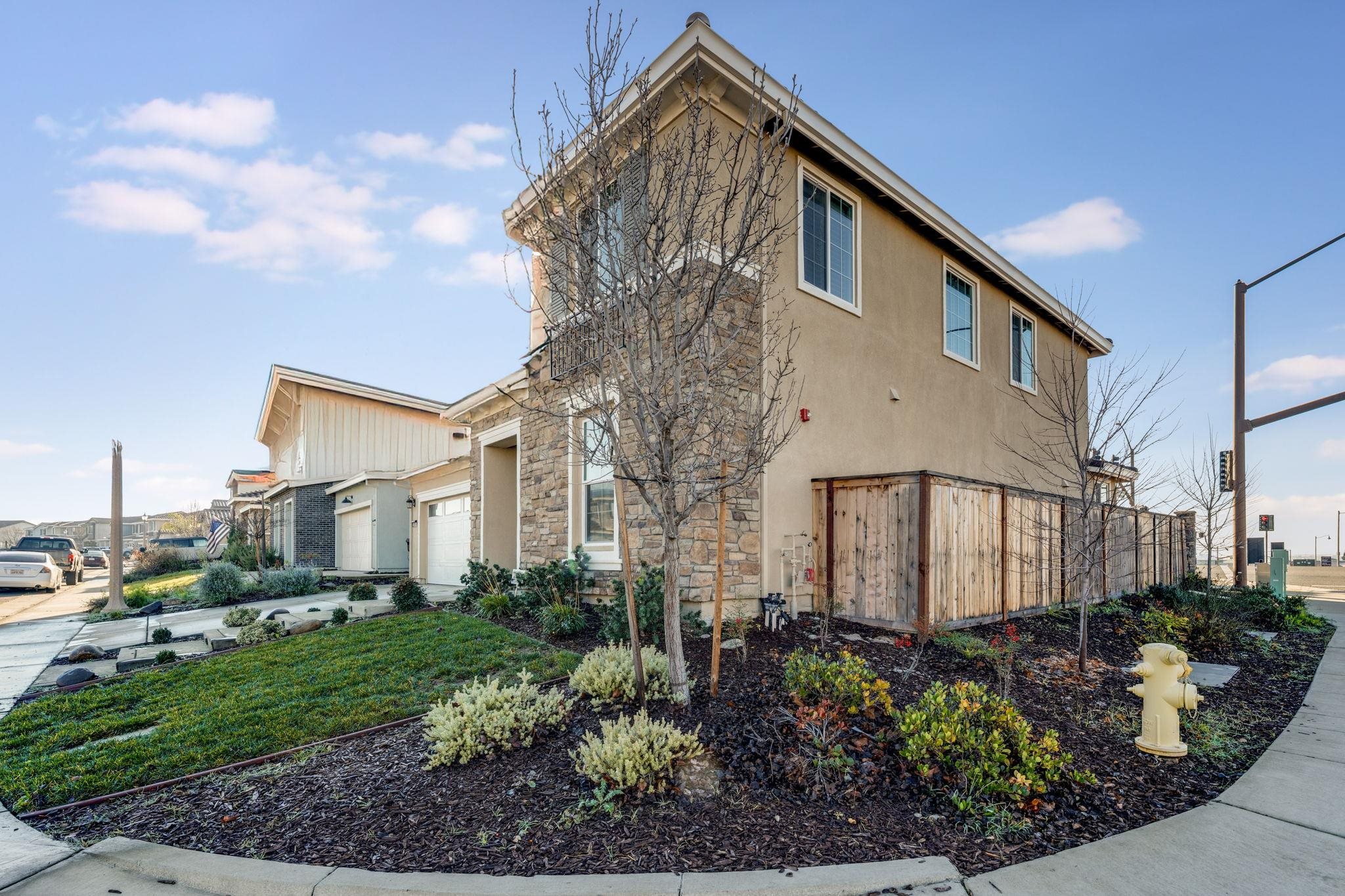 Detail Gallery Image 4 of 53 For 1305 Stark Bridge Rd, Lincoln,  CA 95648 - 5 Beds | 2/1 Baths