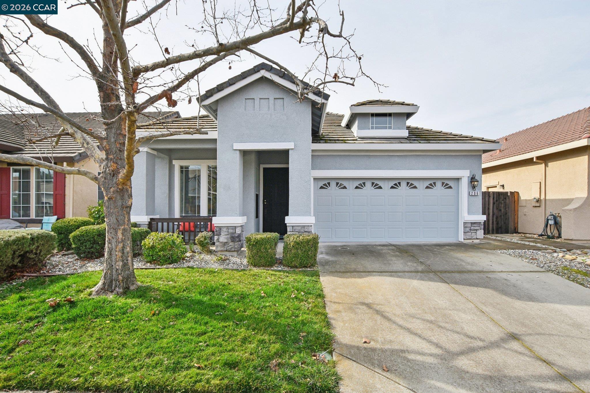 Detail Gallery Image 2 of 27 For 206 Oxburough Dr, Folsom,  CA 95630 - 3 Beds | 2 Baths