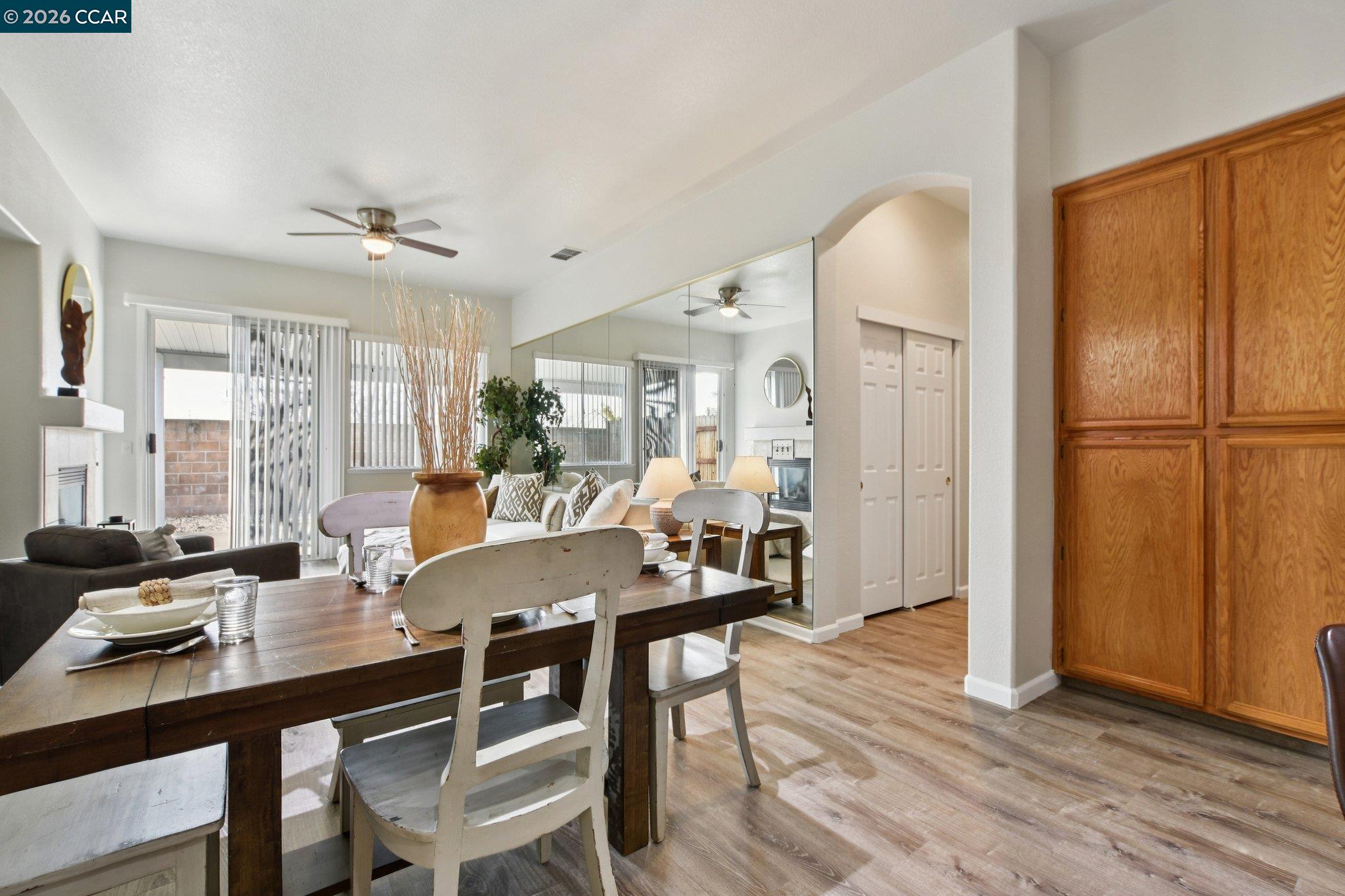 Detail Gallery Image 13 of 27 For 206 Oxburough Dr, Folsom,  CA 95630 - 3 Beds | 2 Baths