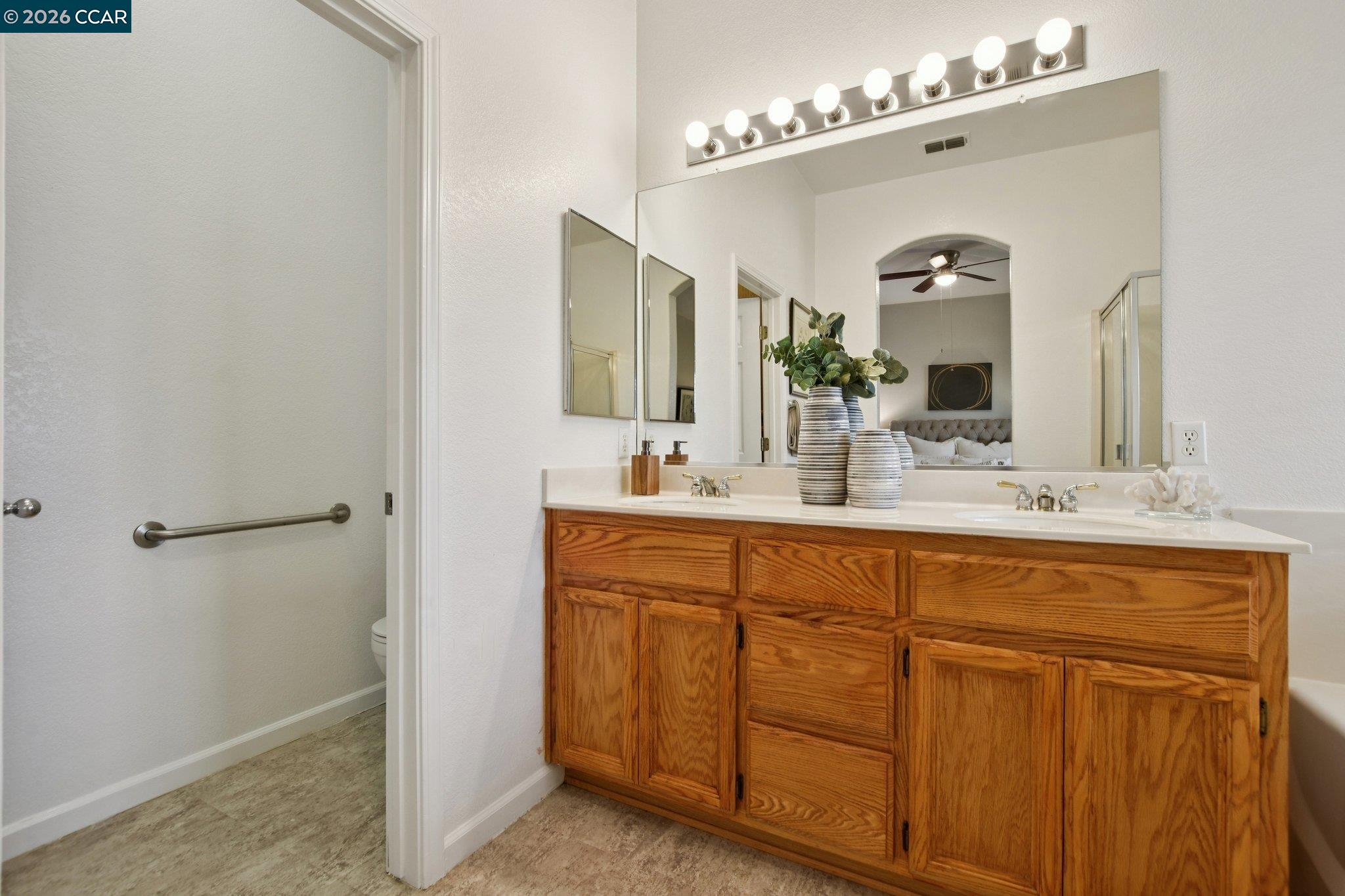 Detail Gallery Image 18 of 27 For 206 Oxburough Dr, Folsom,  CA 95630 - 3 Beds | 2 Baths