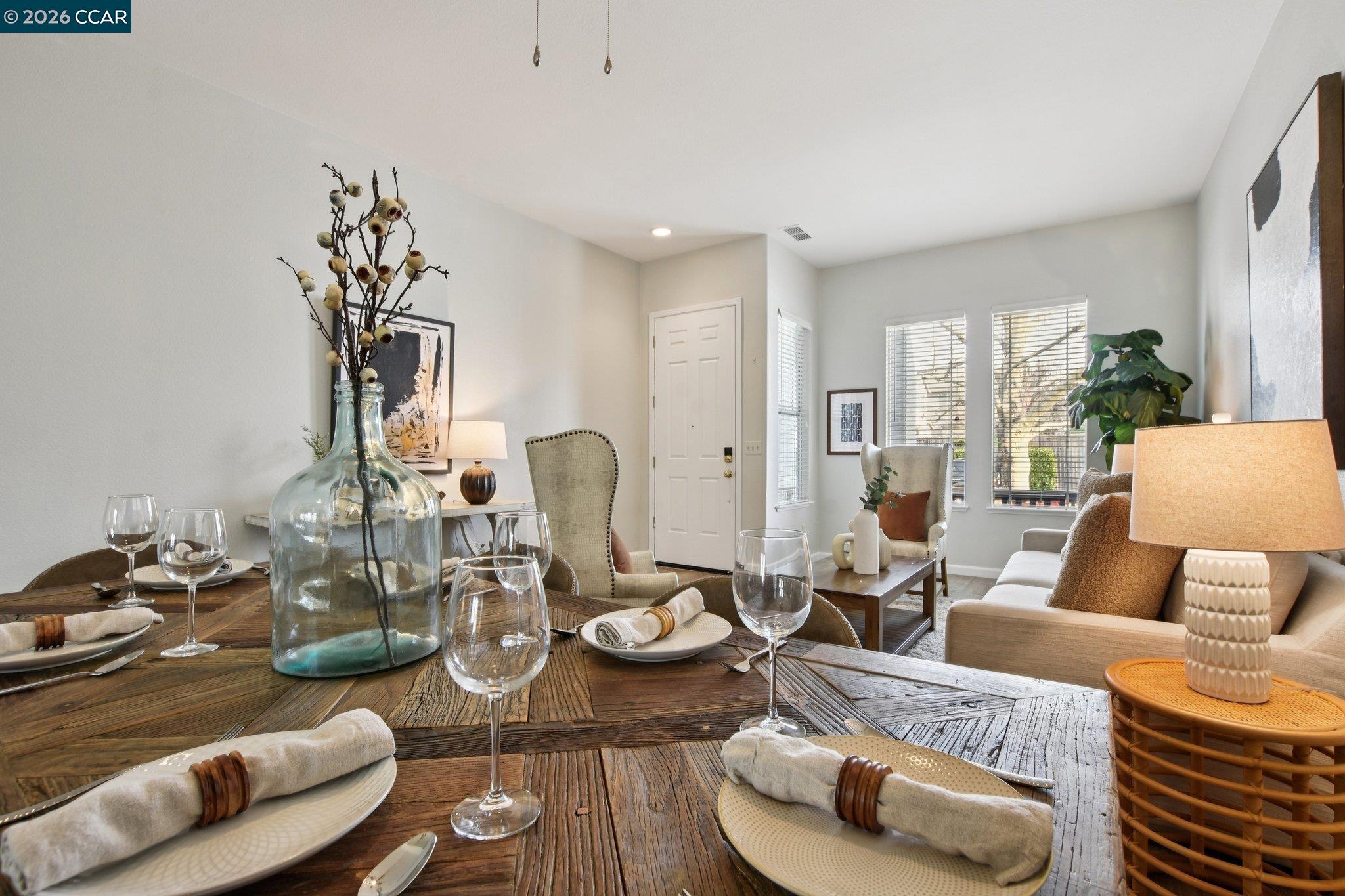 Detail Gallery Image 5 of 27 For 206 Oxburough Dr, Folsom,  CA 95630 - 3 Beds | 2 Baths