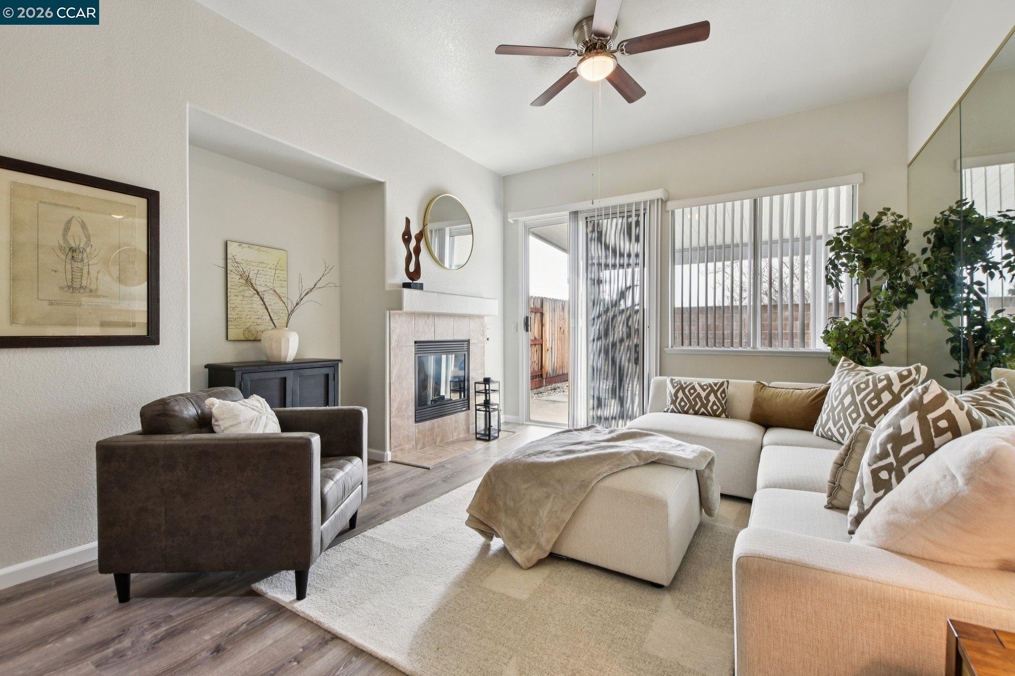 Detail Gallery Image 6 of 27 For 206 Oxburough Dr, Folsom,  CA 95630 - 3 Beds | 2 Baths