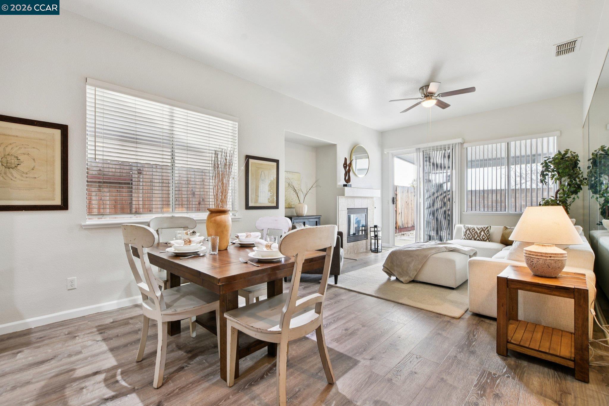 Detail Gallery Image 8 of 27 For 206 Oxburough Dr, Folsom,  CA 95630 - 3 Beds | 2 Baths