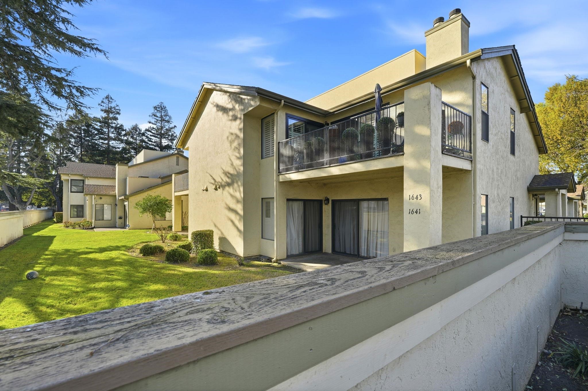 Detail Gallery Image 2 of 30 For 1643 W Swain Rd, Stockton,  CA 95207 - 2 Beds | 2 Baths