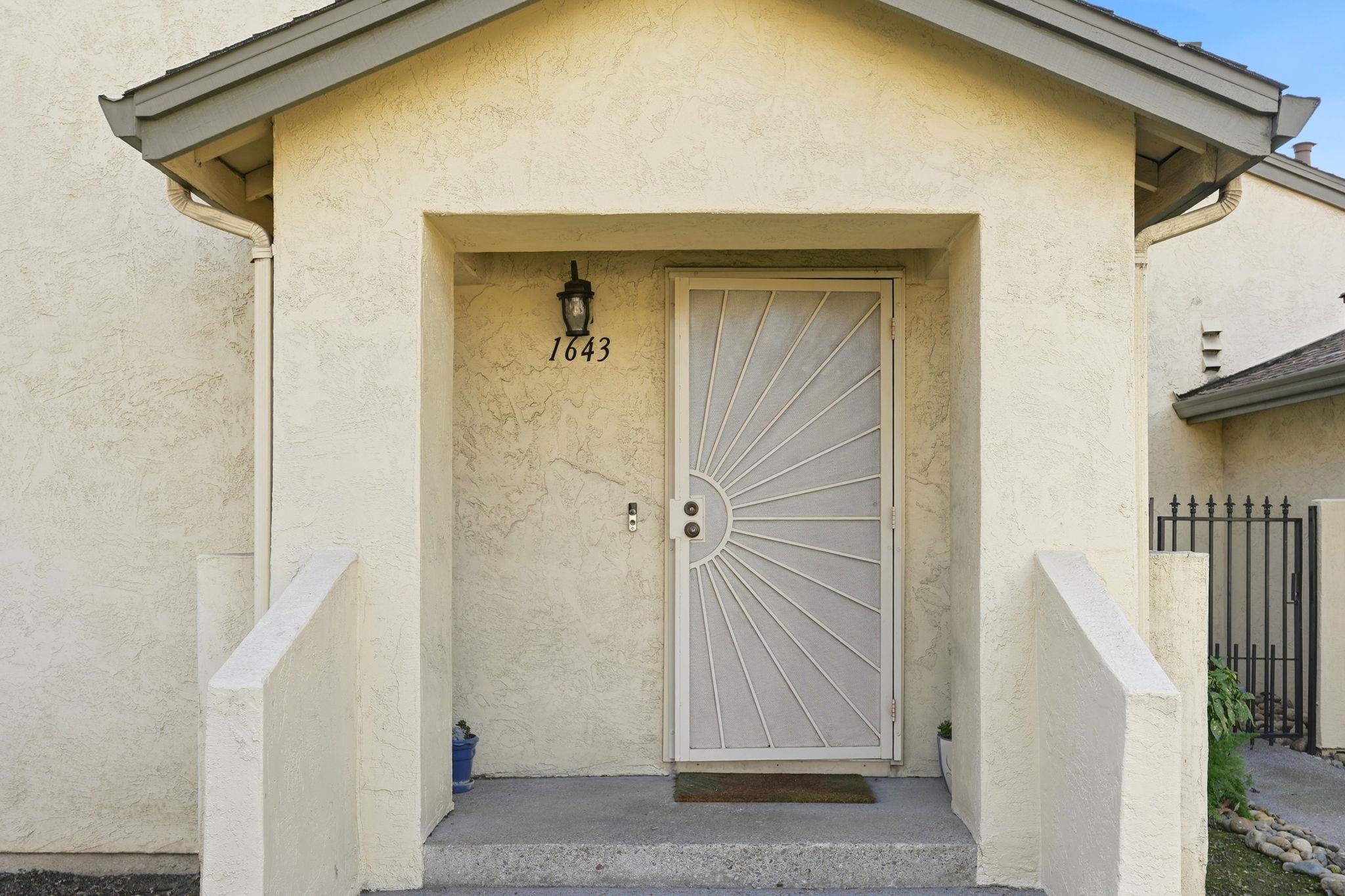 Detail Gallery Image 3 of 30 For 1643 W Swain Rd, Stockton,  CA 95207 - 2 Beds | 2 Baths