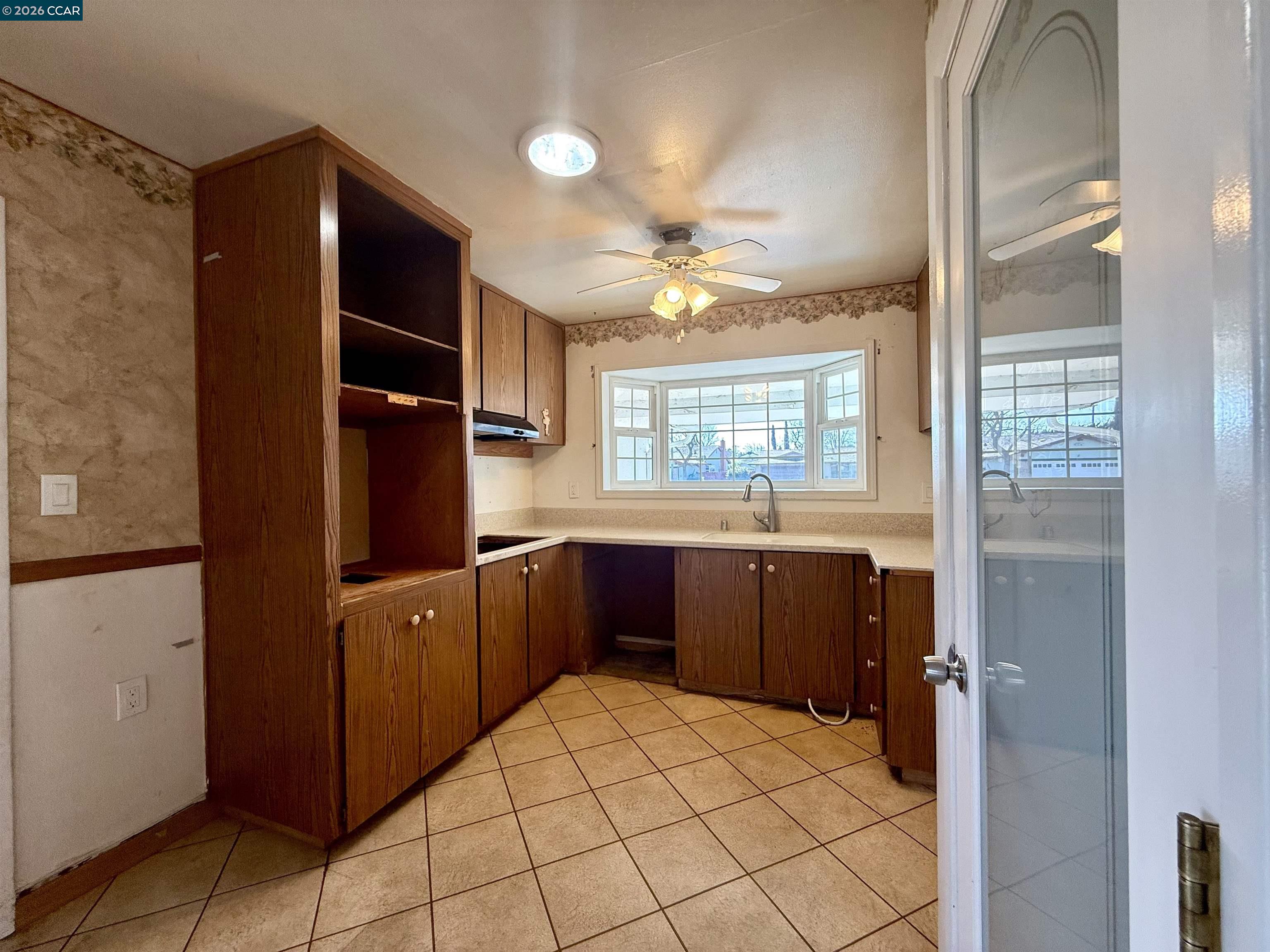 Detail Gallery Image 10 of 29 For 772 Largo Ct, Fairfield,  CA 94533 - 3 Beds | 2 Baths