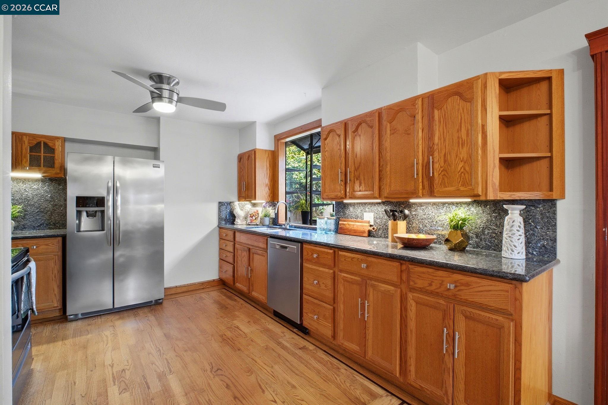 Detail Gallery Image 15 of 43 For 16132 via Catherine, San Lorenzo,  CA 94580 - 3 Beds | 2 Baths