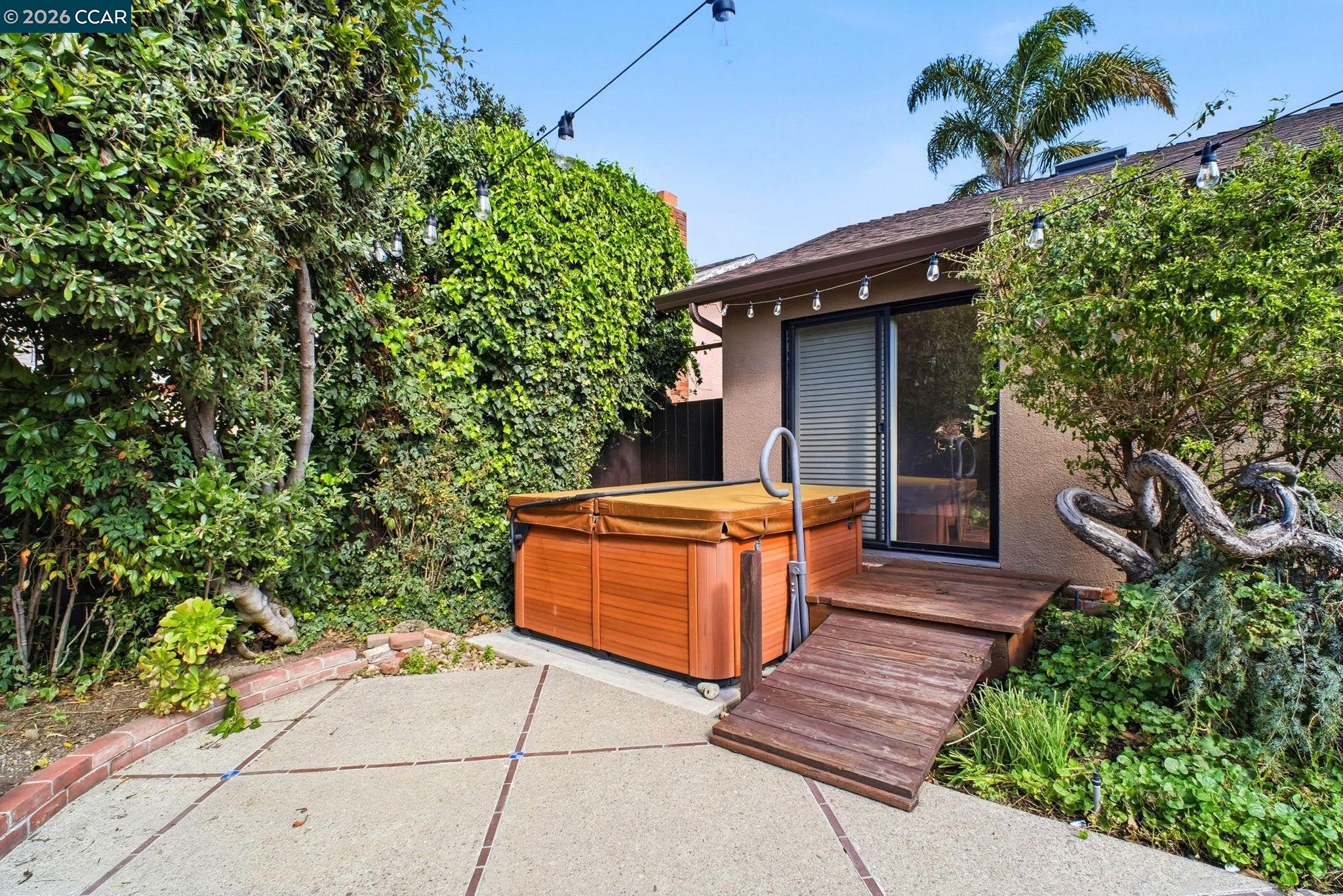 Detail Gallery Image 35 of 43 For 16132 via Catherine, San Lorenzo,  CA 94580 - 3 Beds | 2 Baths