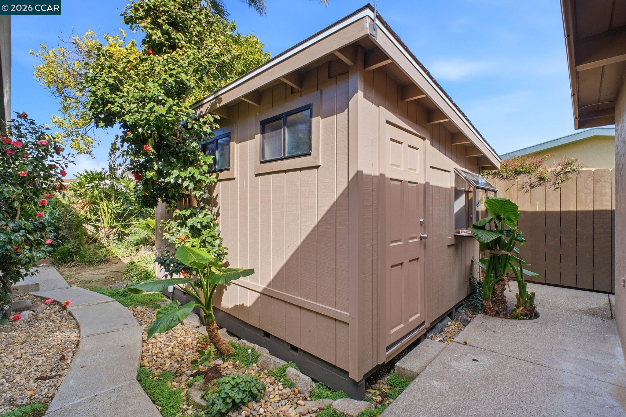 Detail Gallery Image 38 of 43 For 16132 via Catherine, San Lorenzo,  CA 94580 - 3 Beds | 2 Baths