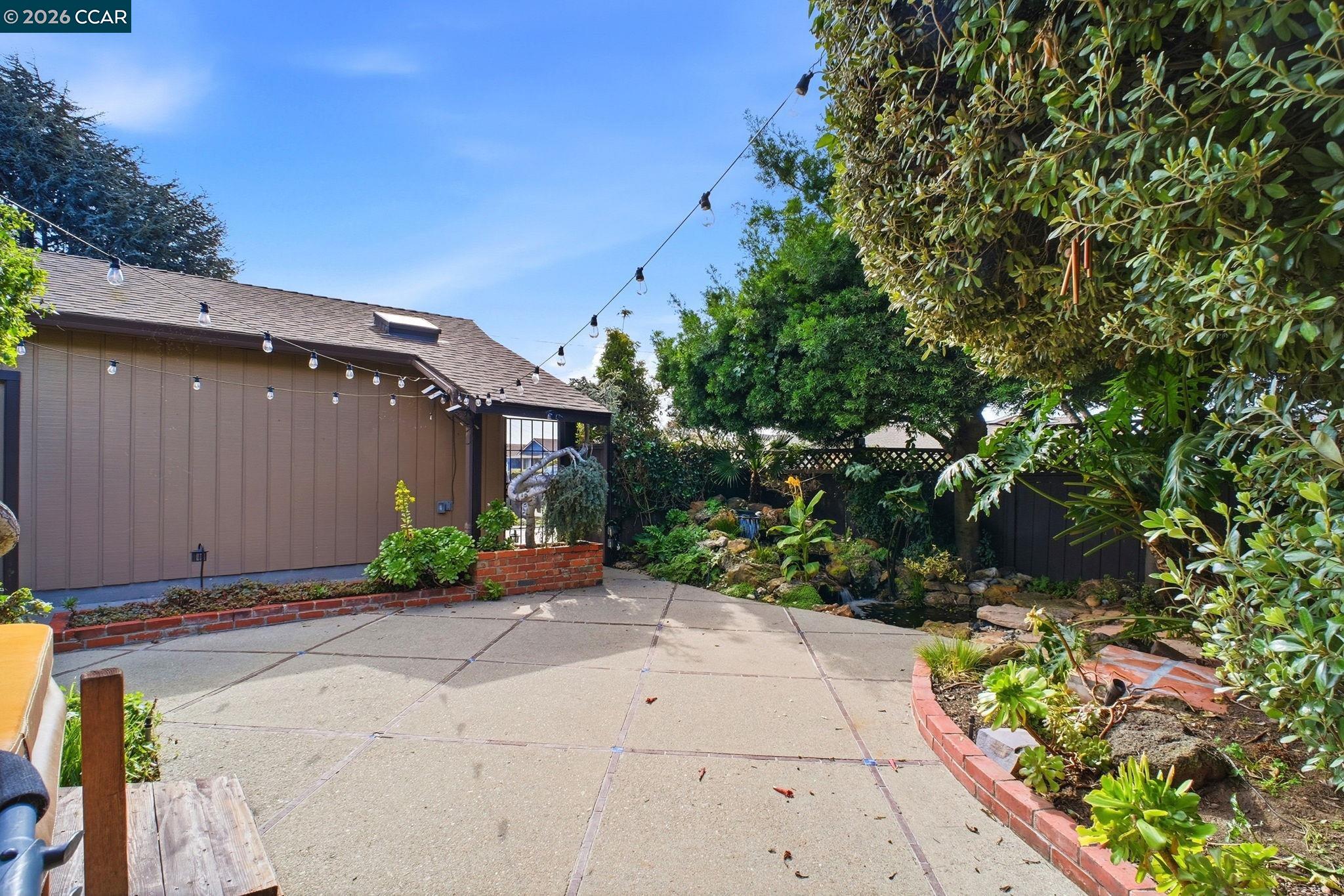 Detail Gallery Image 40 of 43 For 16132 via Catherine, San Lorenzo,  CA 94580 - 3 Beds | 2 Baths