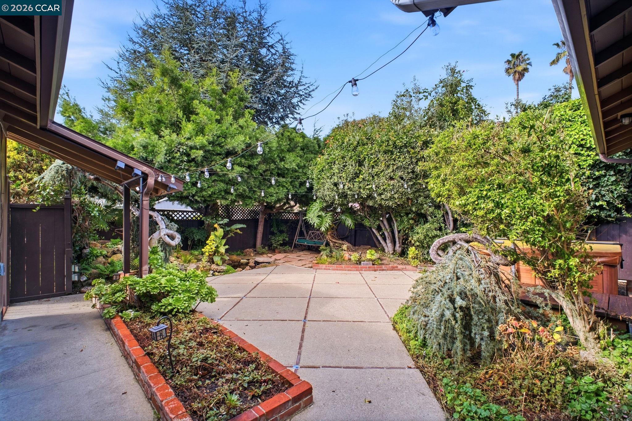 Detail Gallery Image 41 of 43 For 16132 via Catherine, San Lorenzo,  CA 94580 - 3 Beds | 2 Baths