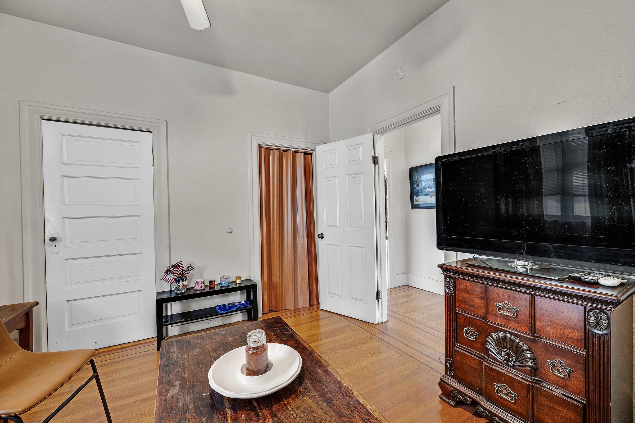 Detail Gallery Image 8 of 39 For 976 Park Street, Alameda,  CA 94501 - – Beds | – Baths