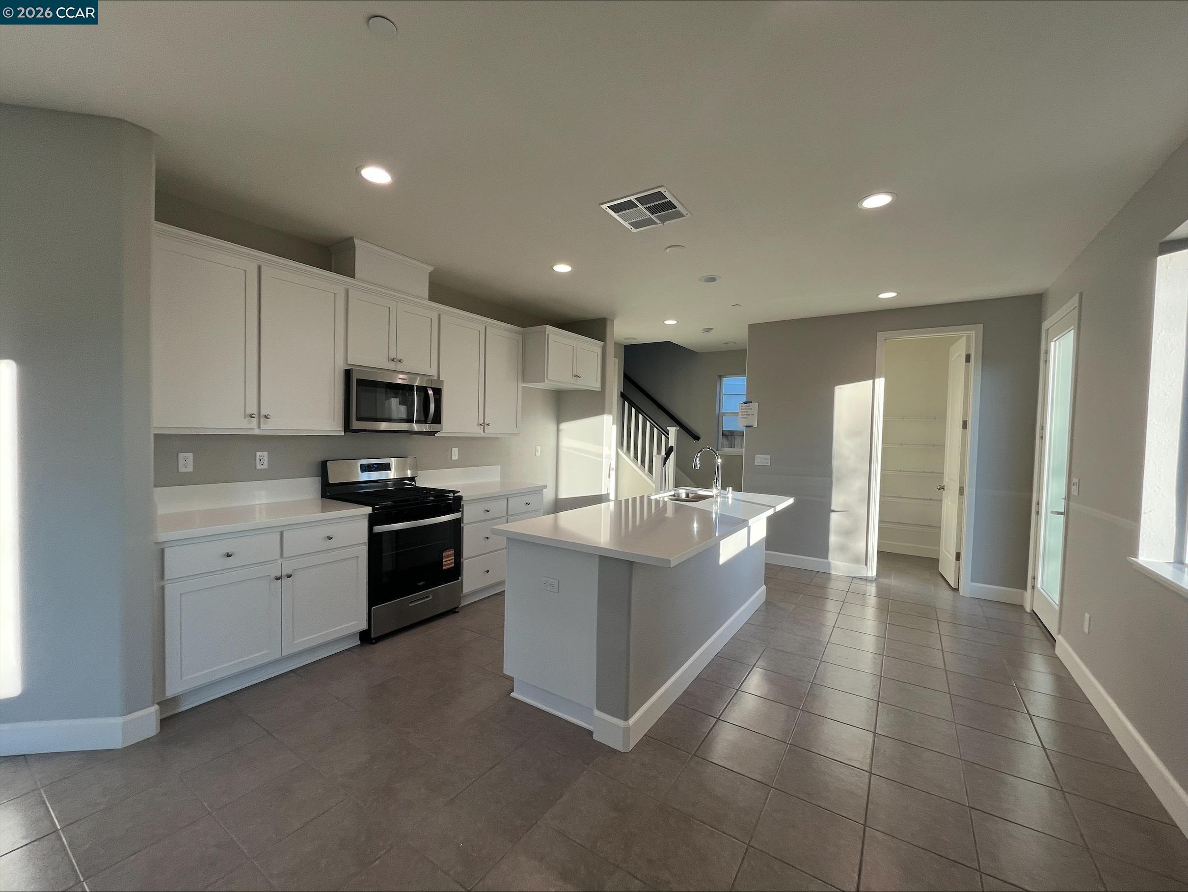 Detail Gallery Image 2 of 6 For 4817 Dolce Court, Fairfield,  CA 94534 - 4 Beds | 2/1 Baths