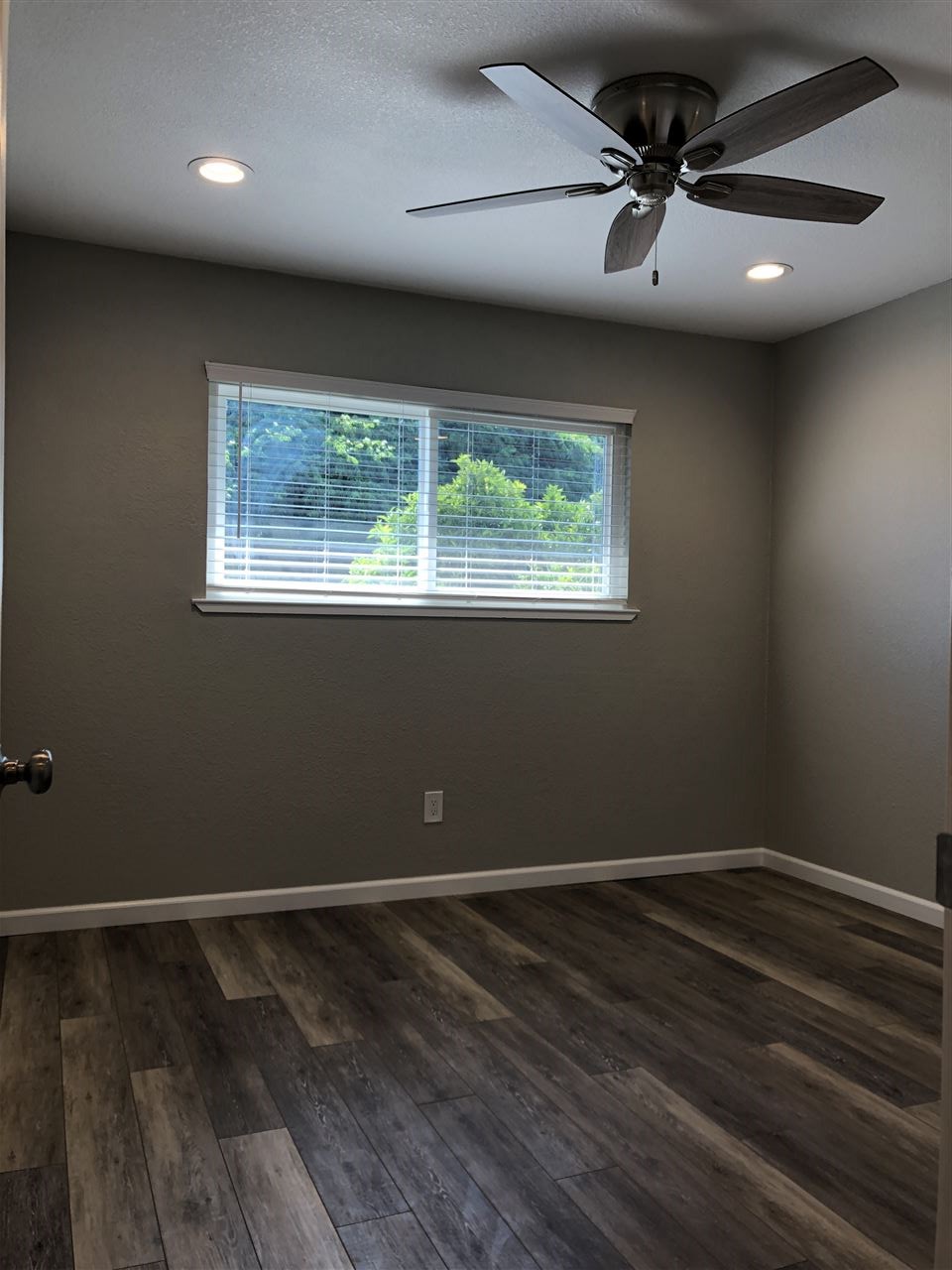 Detail Gallery Image 8 of 17 For 1021 W 8th St #1,  Antioch,  CA 94509-1573 - 2 Beds | 1 Baths