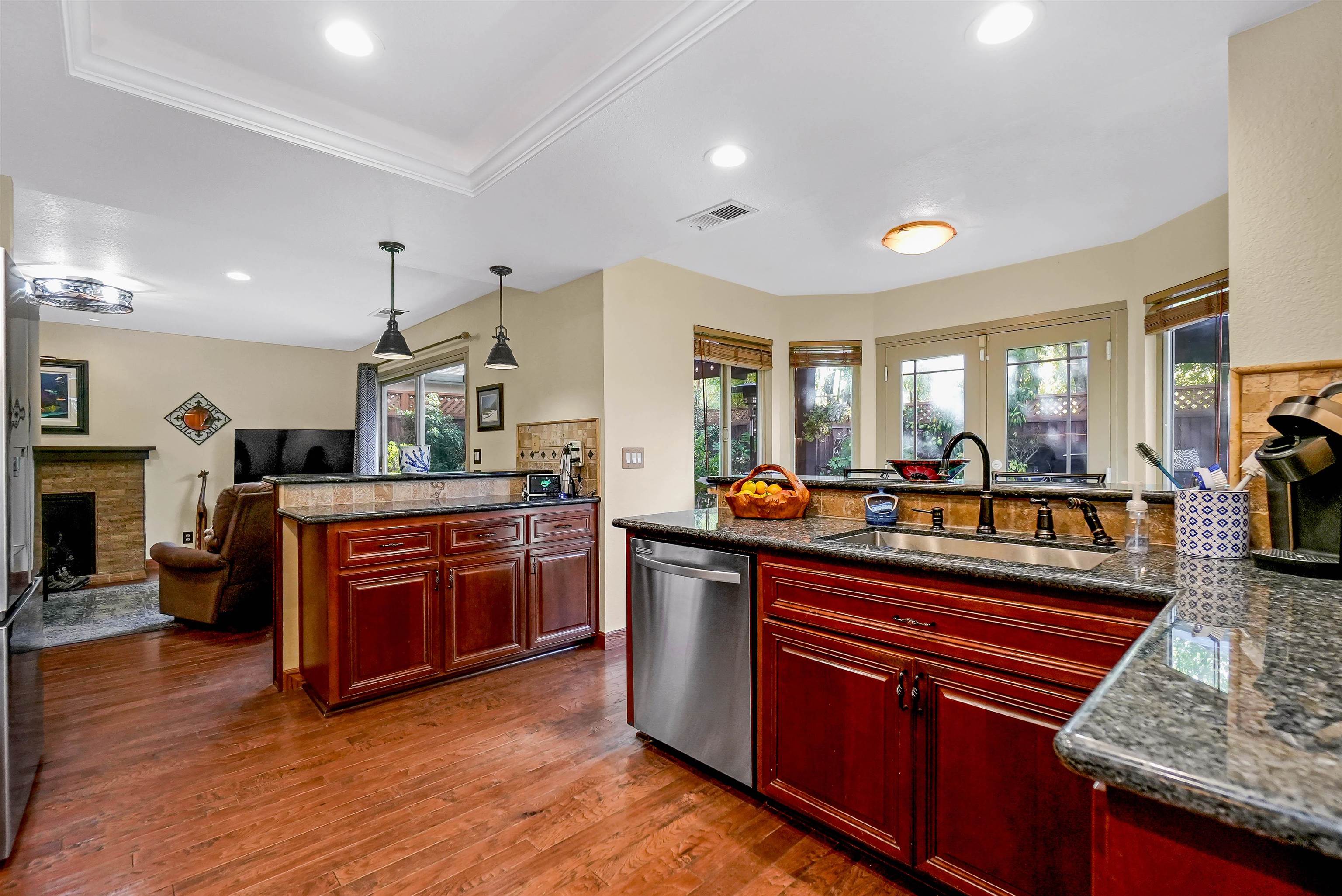 Detail Gallery Image 16 of 57 For 3699 Greenhills Avenue, Castro Valley,  CA 94546 - 4 Beds | 3 Baths