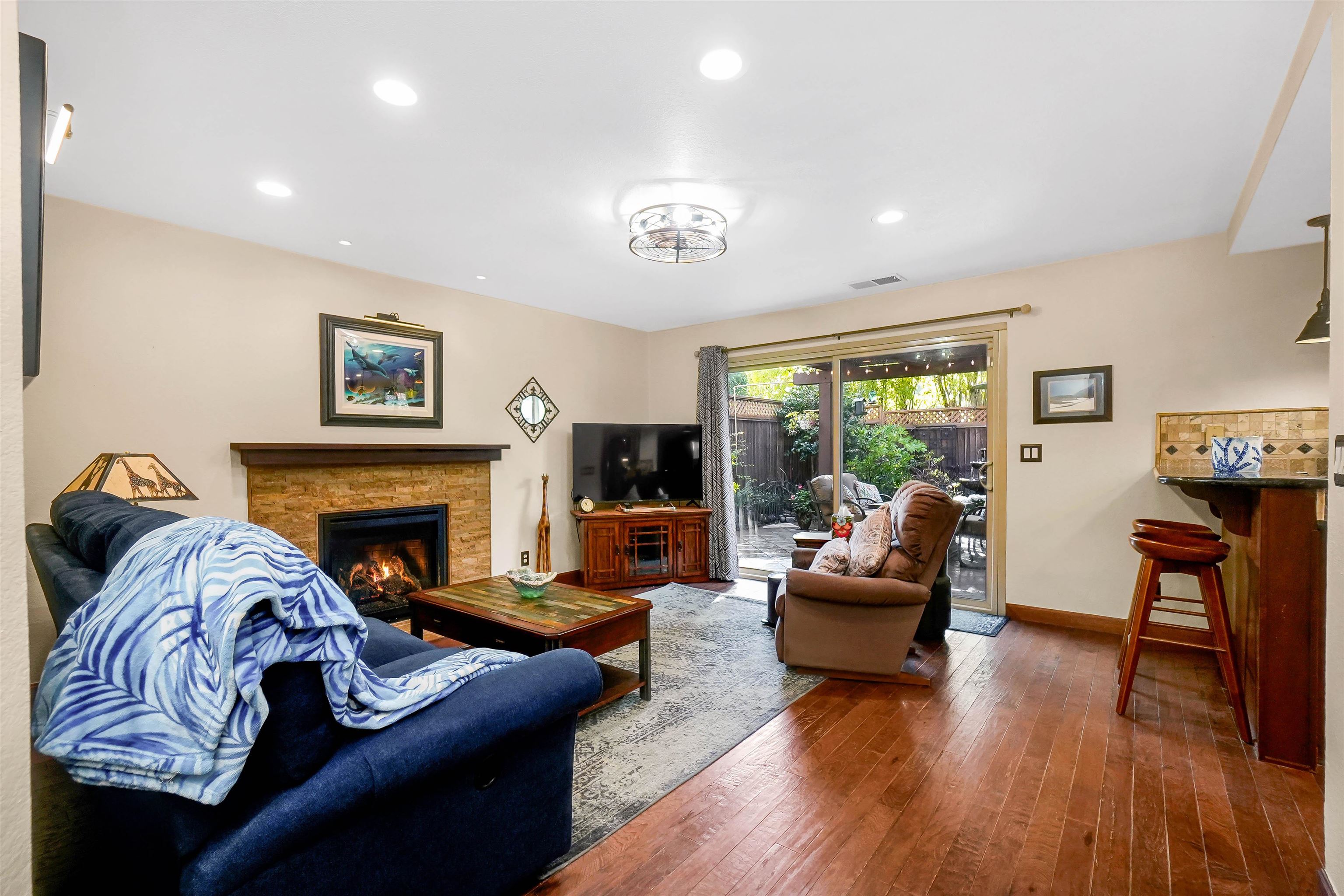 Detail Gallery Image 19 of 57 For 3699 Greenhills Avenue, Castro Valley,  CA 94546 - 4 Beds | 3 Baths