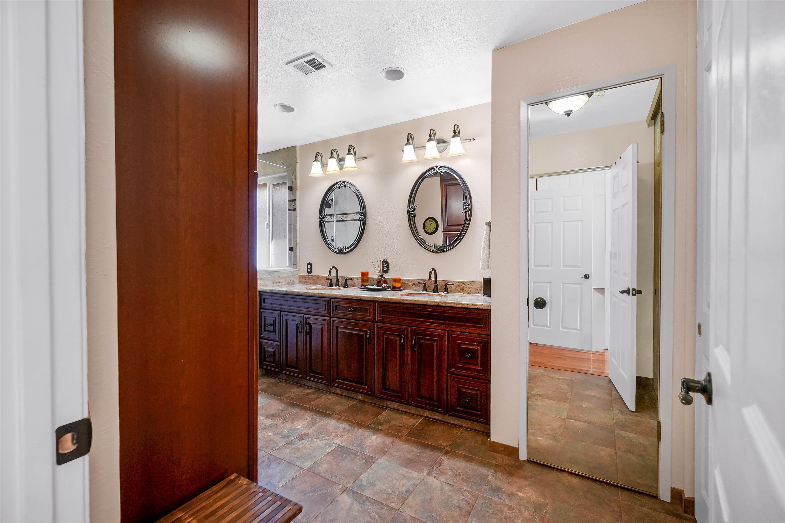 Detail Gallery Image 38 of 57 For 3699 Greenhills Avenue, Castro Valley,  CA 94546 - 4 Beds | 3 Baths