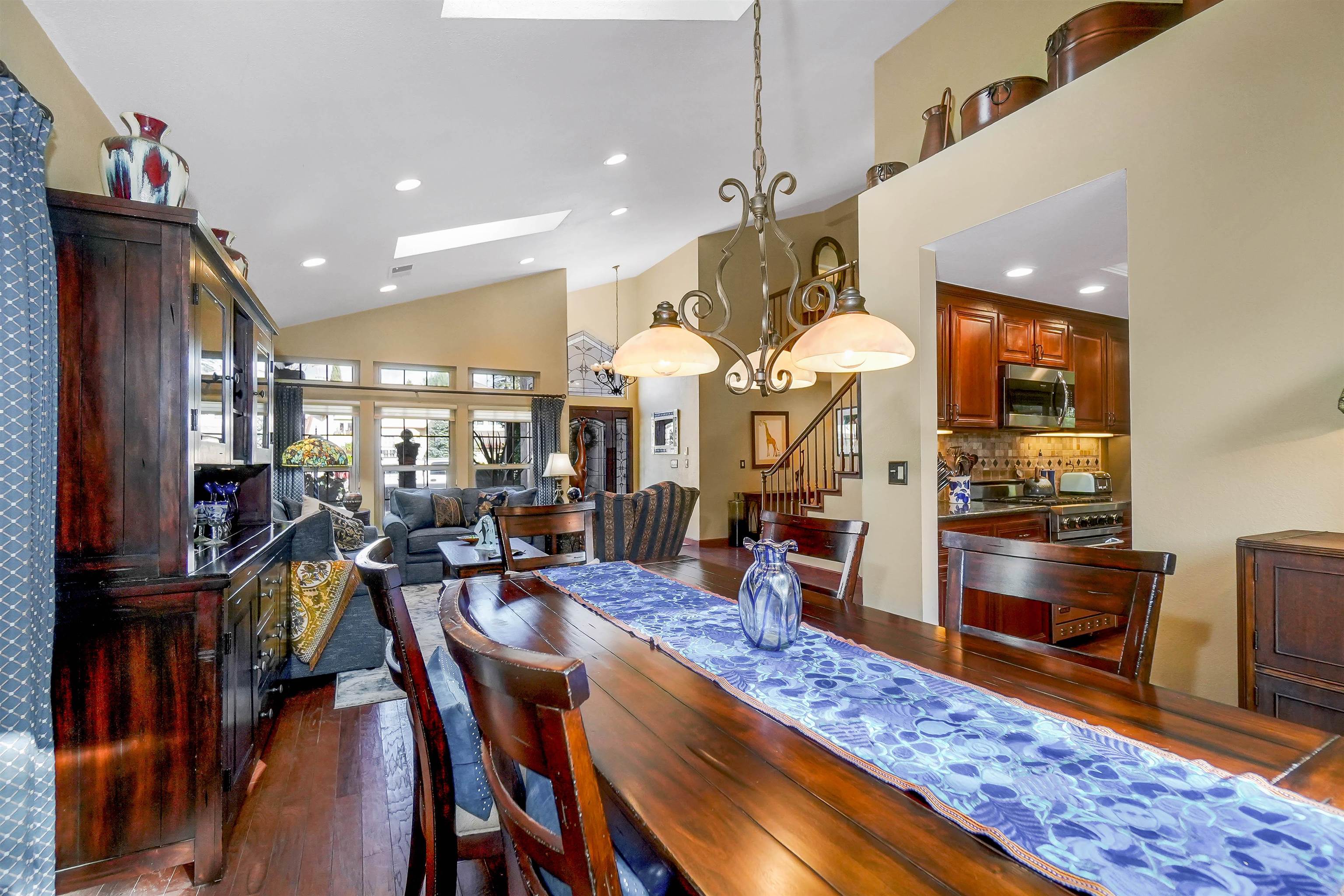 Detail Gallery Image 9 of 57 For 3699 Greenhills Avenue, Castro Valley,  CA 94546 - 4 Beds | 3 Baths