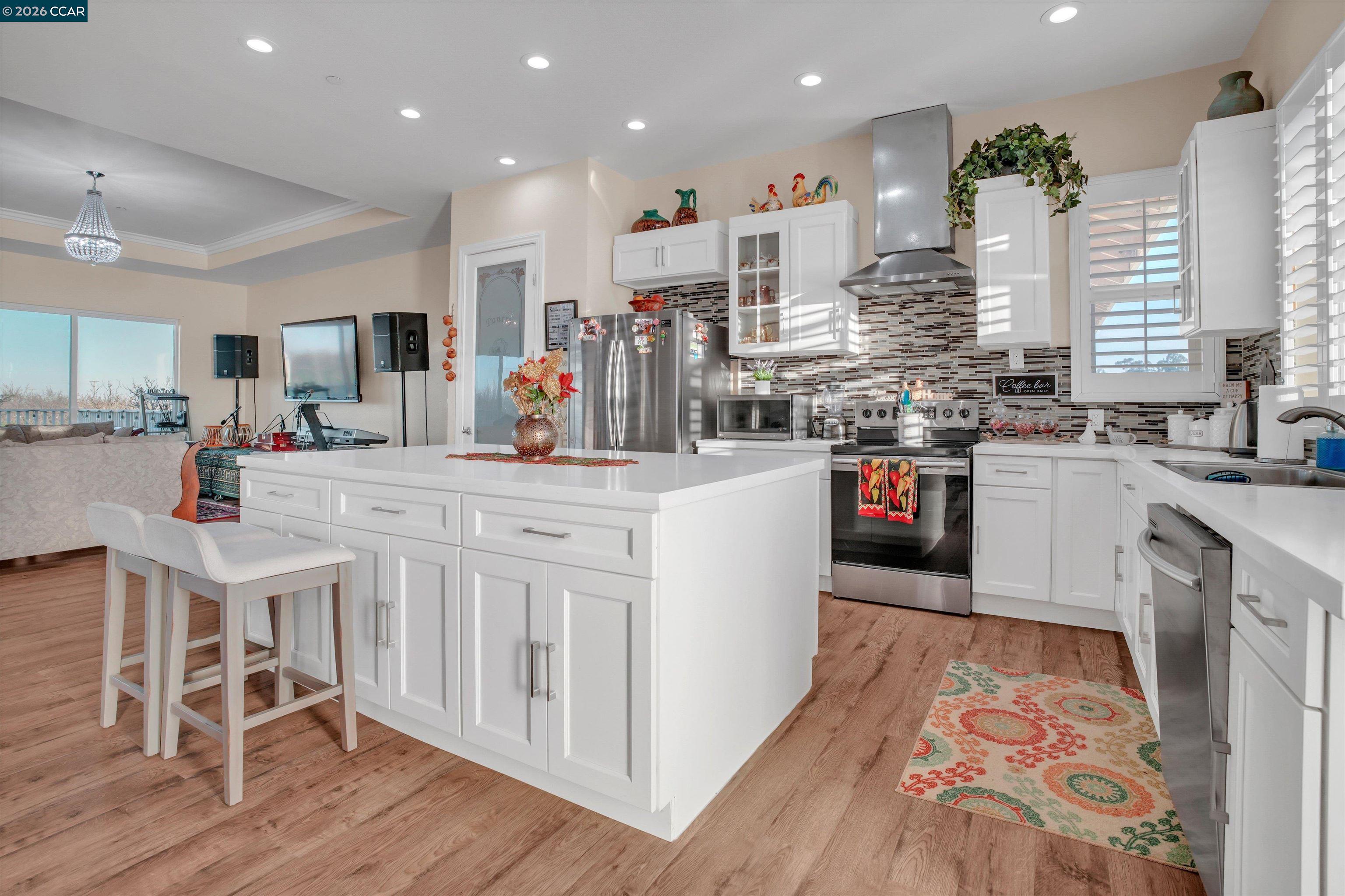 Detail Gallery Image 9 of 45 For 7760 Byron Hwy, Byron,  CA 94514 - 3 Beds | 3 Baths