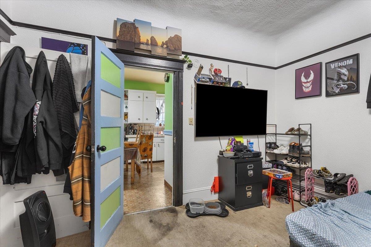 Detail Gallery Image 13 of 31 For 3109 Elmwood, Oakland,  CA 94601 - 6 Beds | 2 Baths