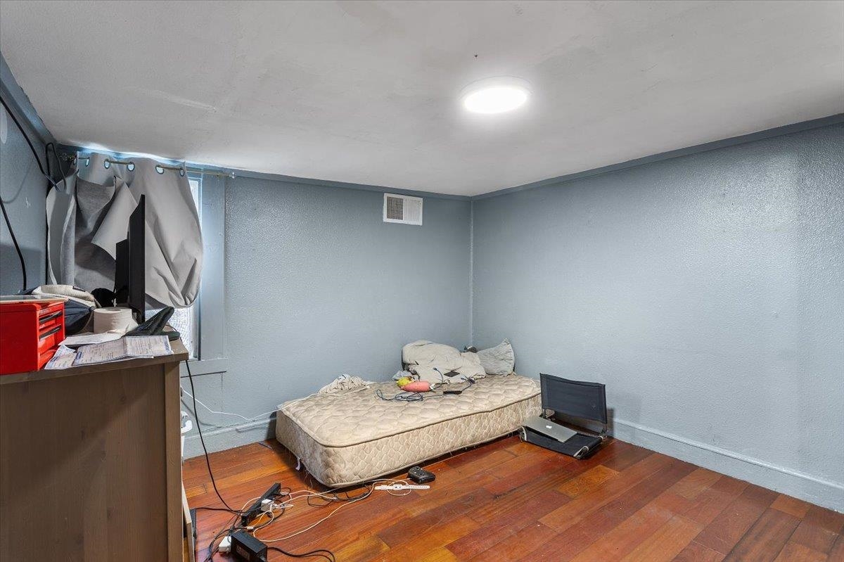 Detail Gallery Image 23 of 31 For 3109 Elmwood, Oakland,  CA 94601 - 6 Beds | 2 Baths