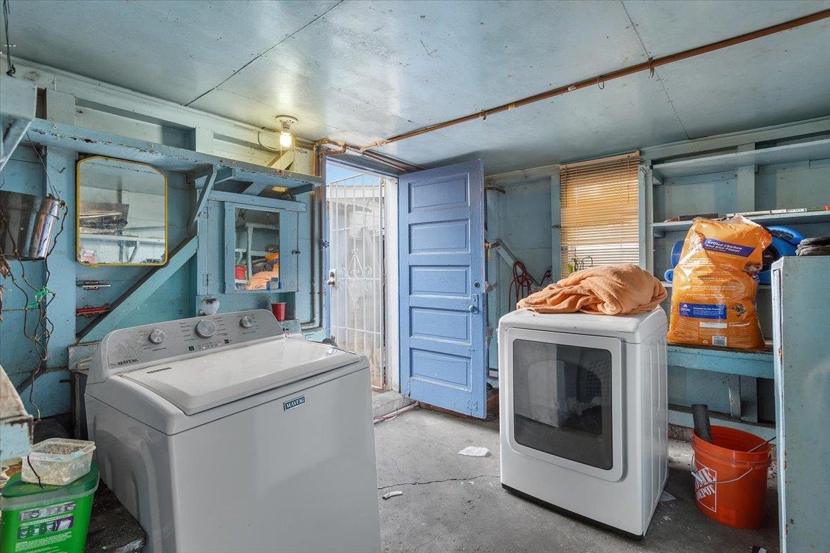 Detail Gallery Image 26 of 31 For 3109 Elmwood, Oakland,  CA 94601 - 6 Beds | 2 Baths