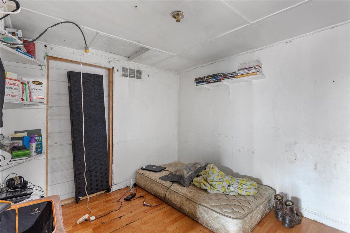 Detail Gallery Image 27 of 31 For 3109 Elmwood, Oakland,  CA 94601 - 6 Beds | 2 Baths