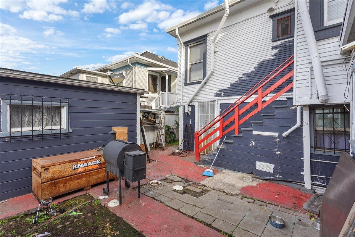 Detail Gallery Image 31 of 31 For 3109 Elmwood, Oakland,  CA 94601 - 6 Beds | 2 Baths