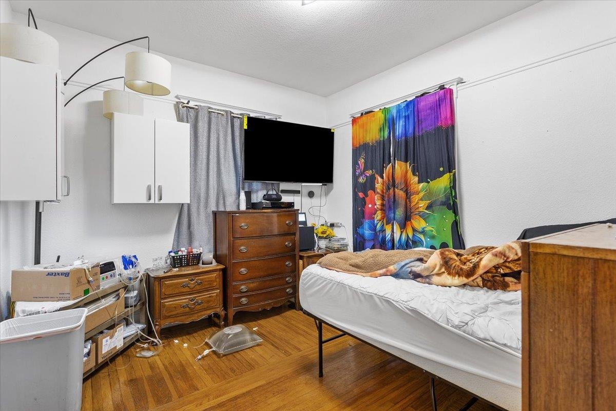 Detail Gallery Image 7 of 31 For 3109 Elmwood, Oakland,  CA 94601 - 6 Beds | 2 Baths