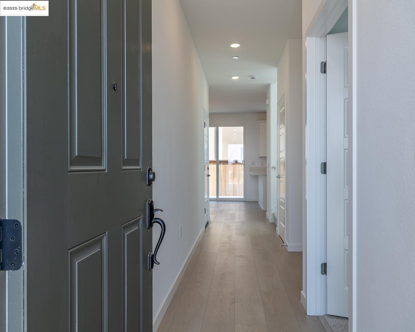 Detail Gallery Image 4 of 42 For 3596 Kona Kai Way, Sacramento,  CA 95835 - 4 Beds | 3 Baths