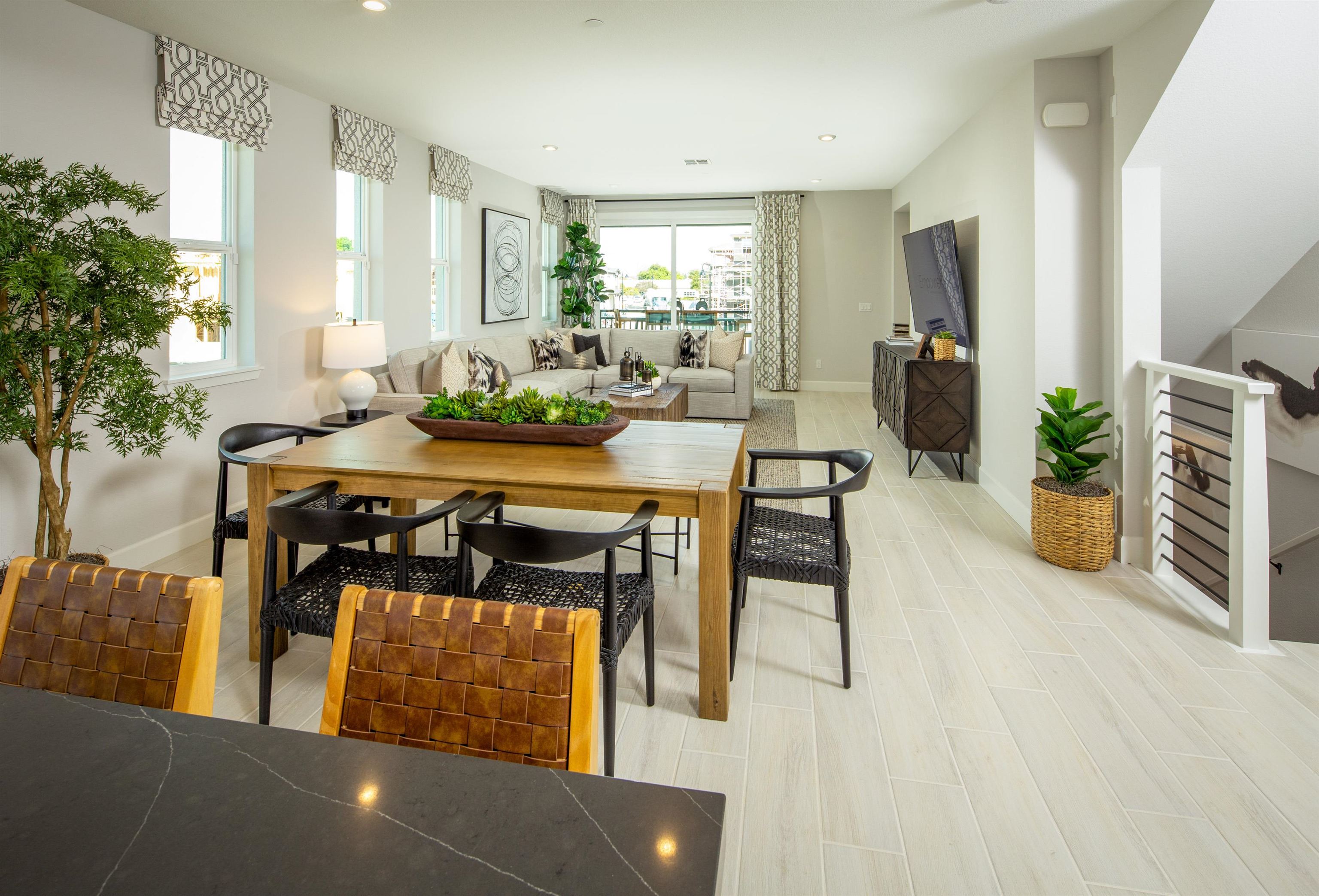 Detail Gallery Image 7 of 15 For 916 More Lane #1805,  Morgan Hill,  CA 95037 - 4 Beds | 3/1 Baths